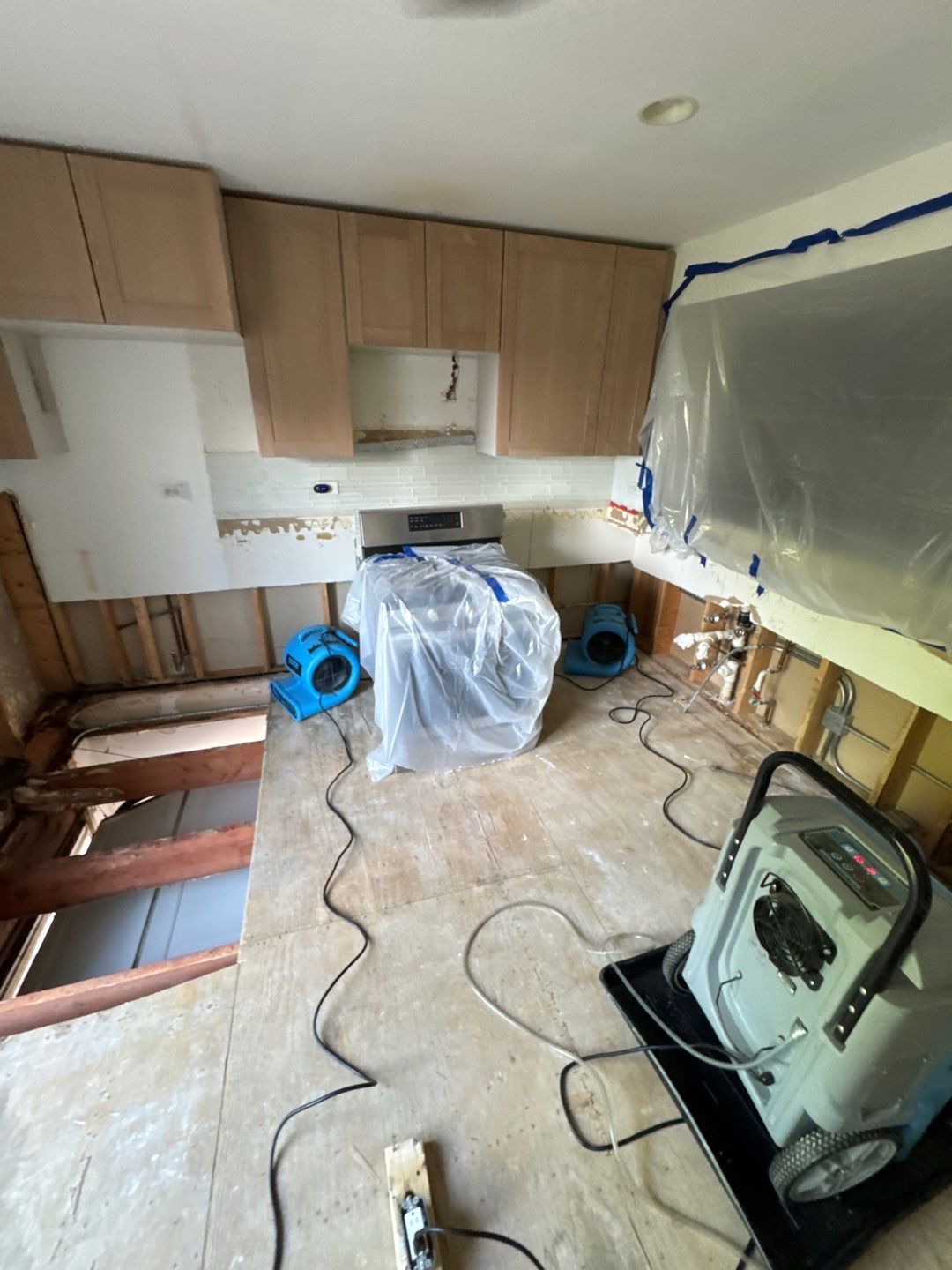 Bolingbrook Water Heater Failure Recovery and Structural Drying by Chicagoland Water Medics
