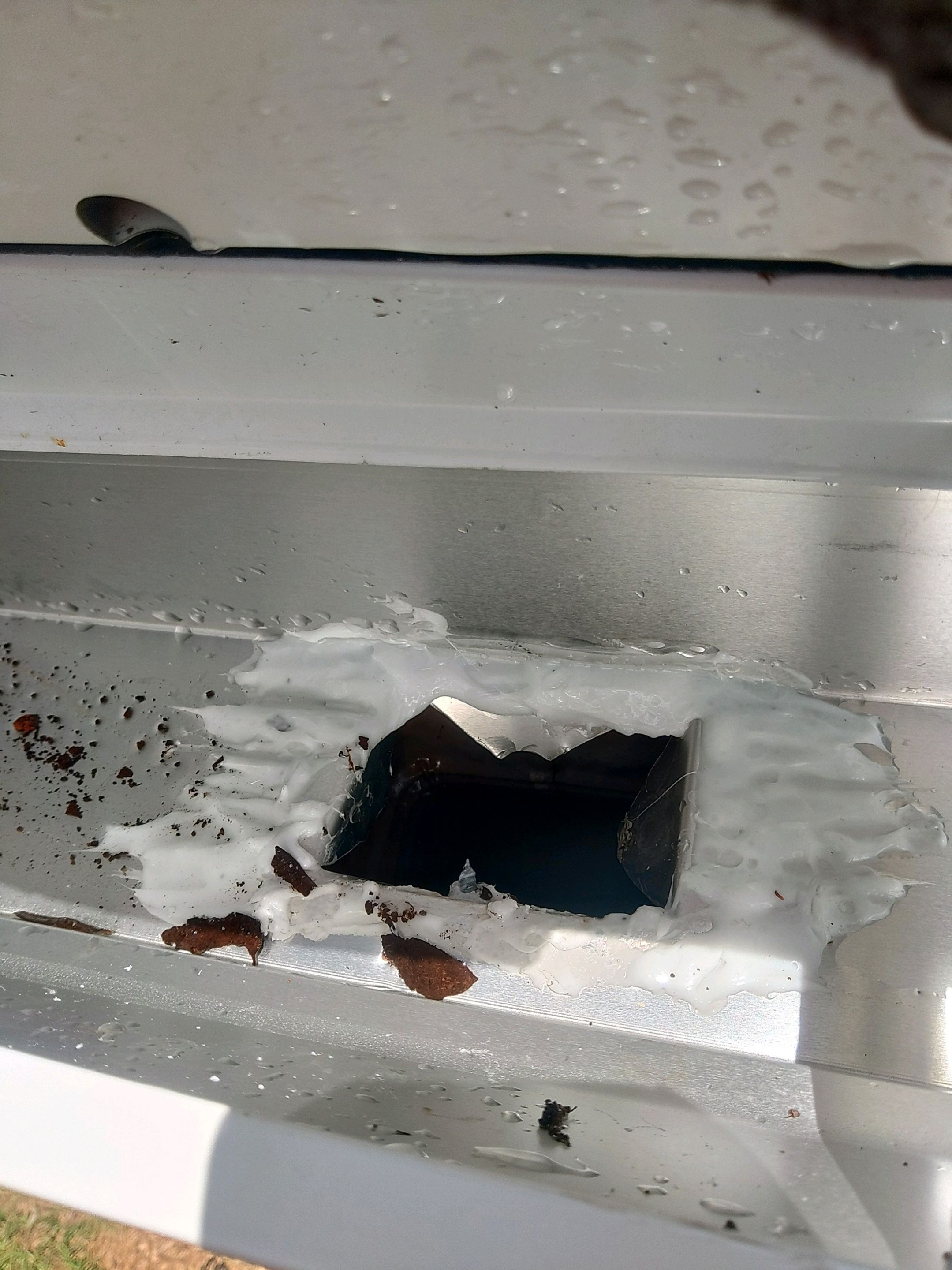 Aluminum Seamless Gutters using 6 Inch Seamless Gutters in Sarasota FL by Gutter Professors