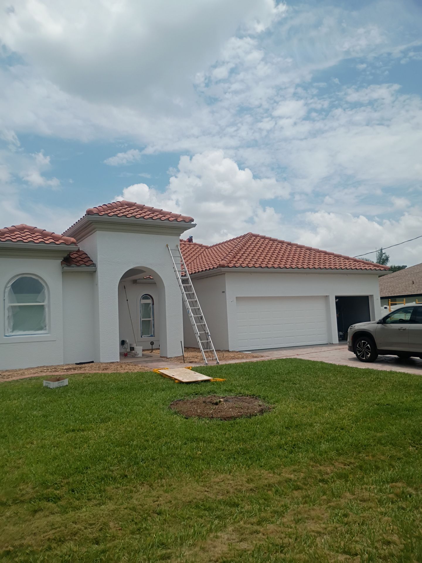 7 inch seamless gutters using Seamless Aluminum Gutters in Fort Myers, FL by Gutter Professors