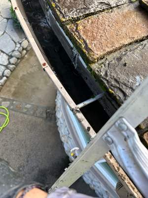 Orange County Gutter Cleaning in Wet Conditions