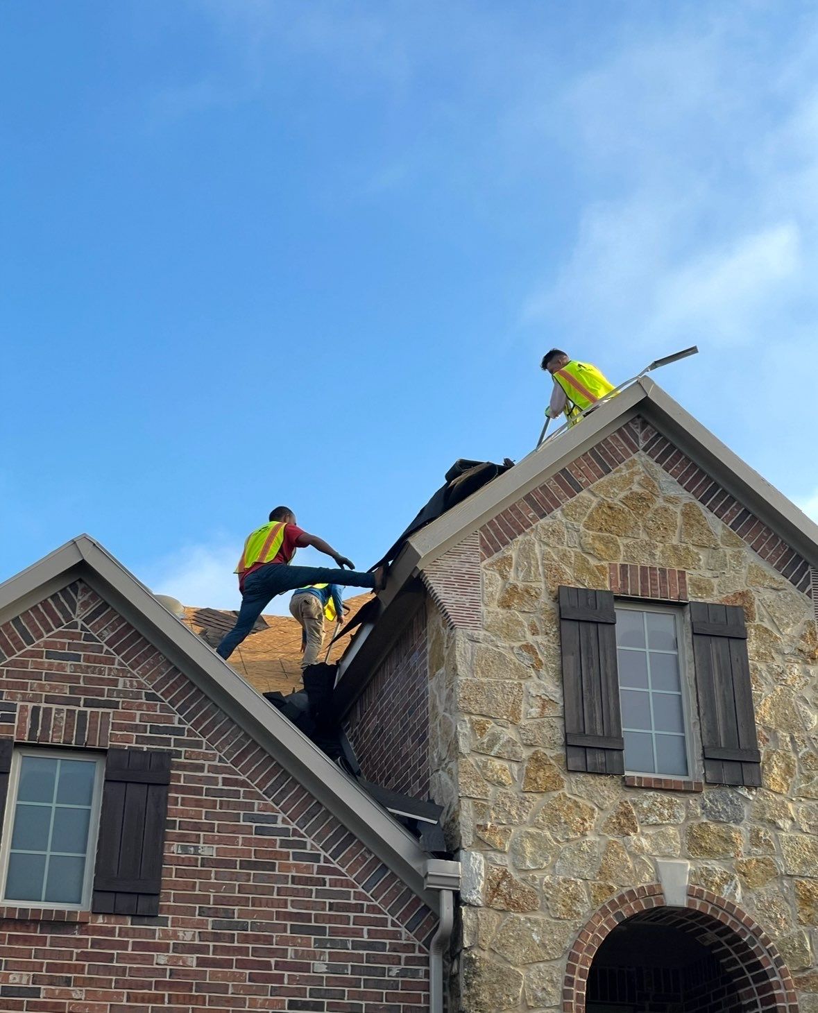 Residential Roofing Installation using Owens Corning TruDef Oakridge Driftwood by OneSource Roofing and Restoration