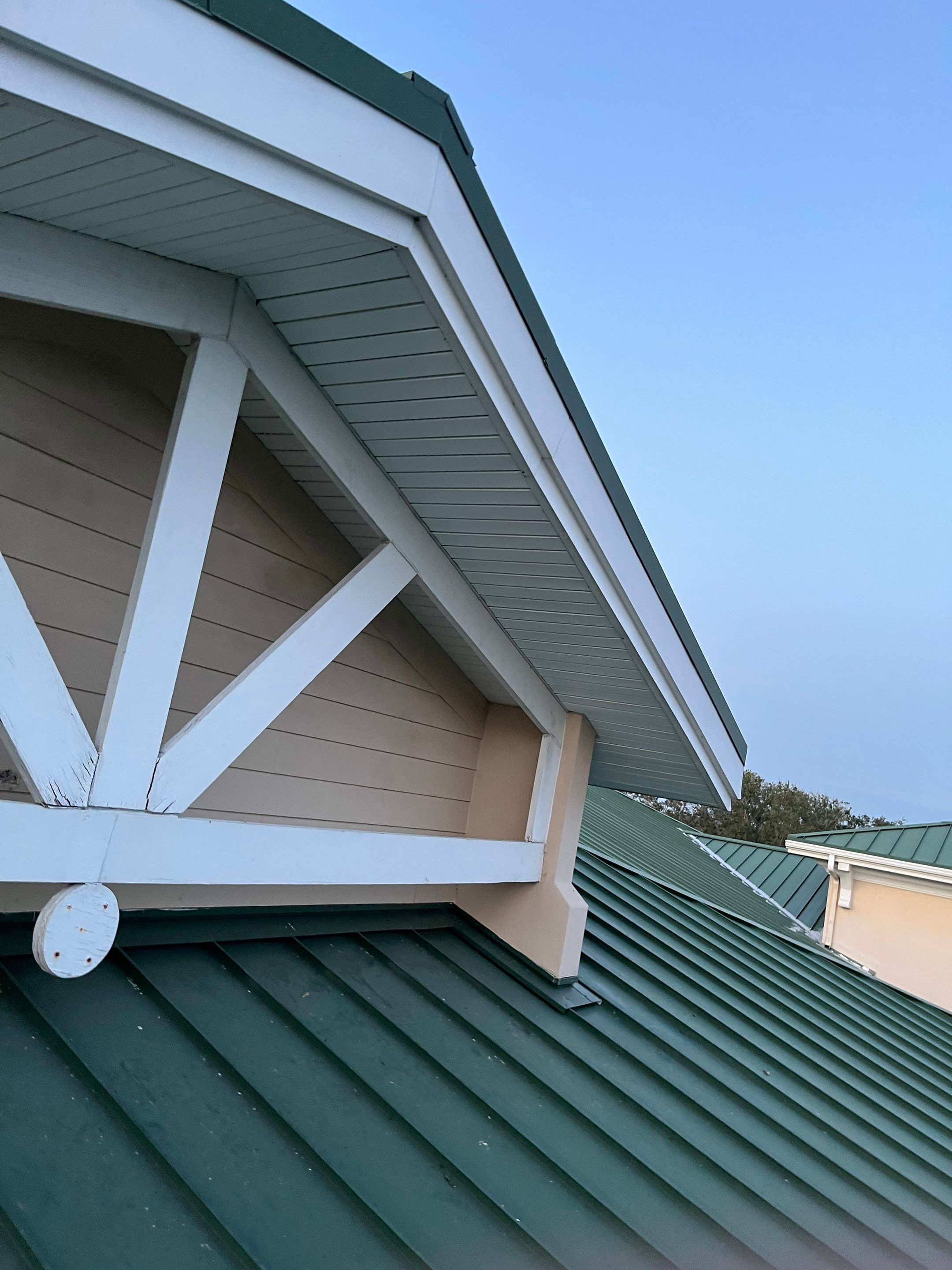 Soffit and Fascia Repair in Sarasota FL by Gutter Professors