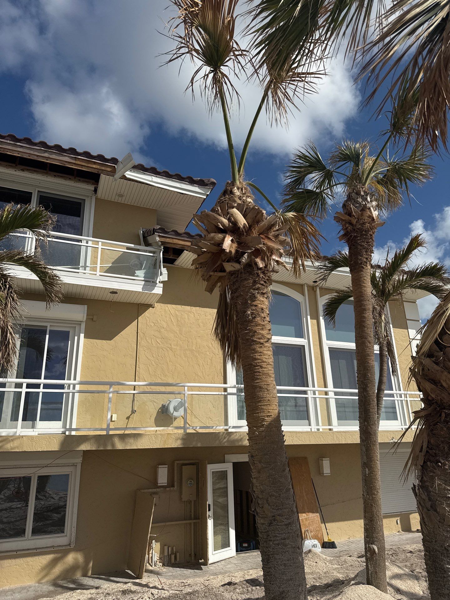 7-Inch Seamless Gutters Installation in Nokomis FL by Gutter Professors