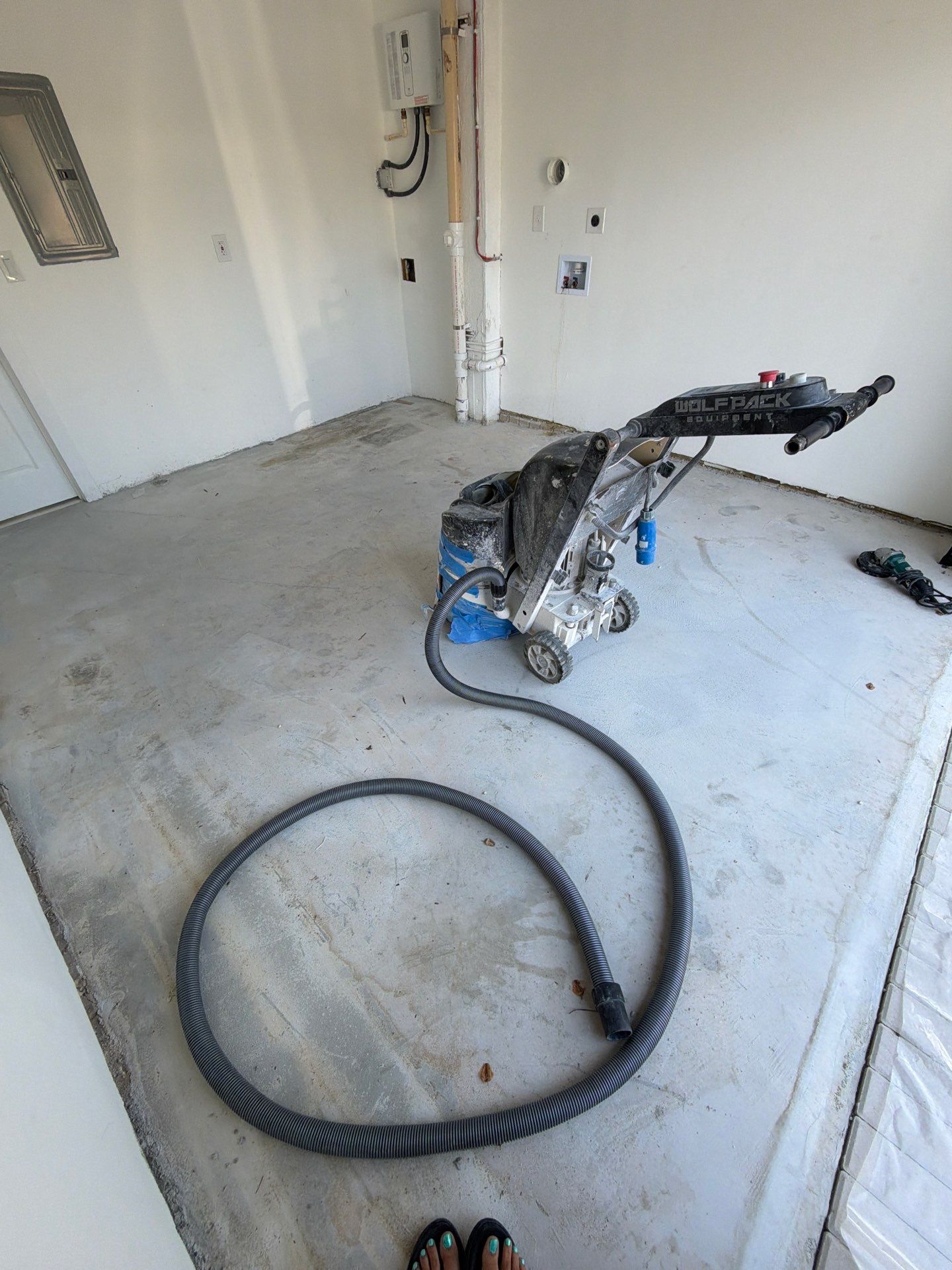 “Custom Flake Blend” Garage in Marathon, FL by Tropical Epoxy Coatings & Creations LLC