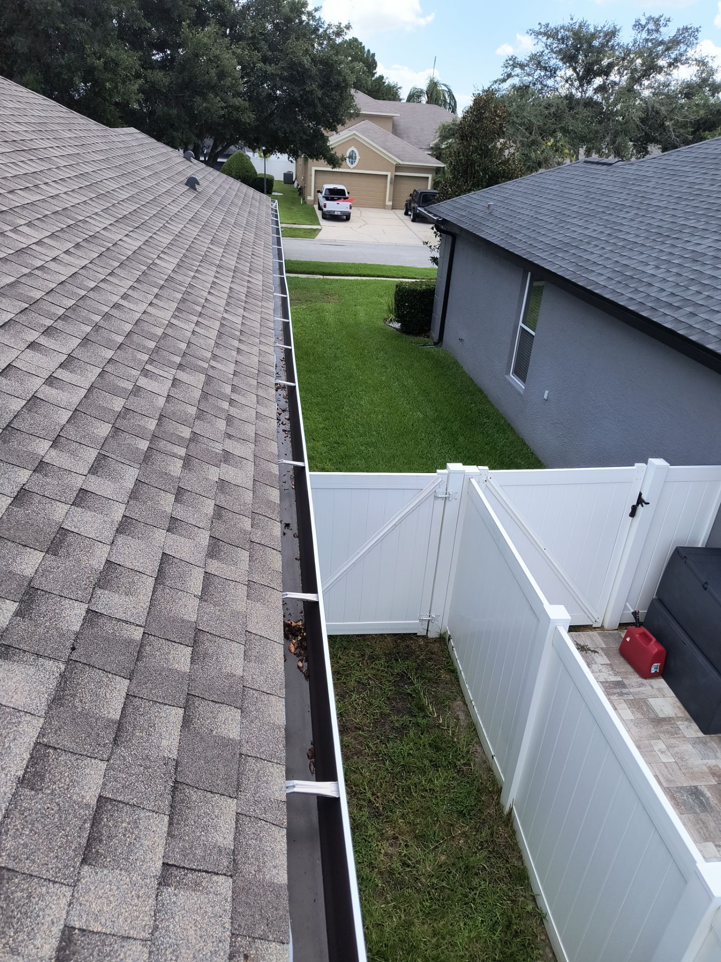 Professional Gutter Cleaning in Lutz FL by Gutter Professors