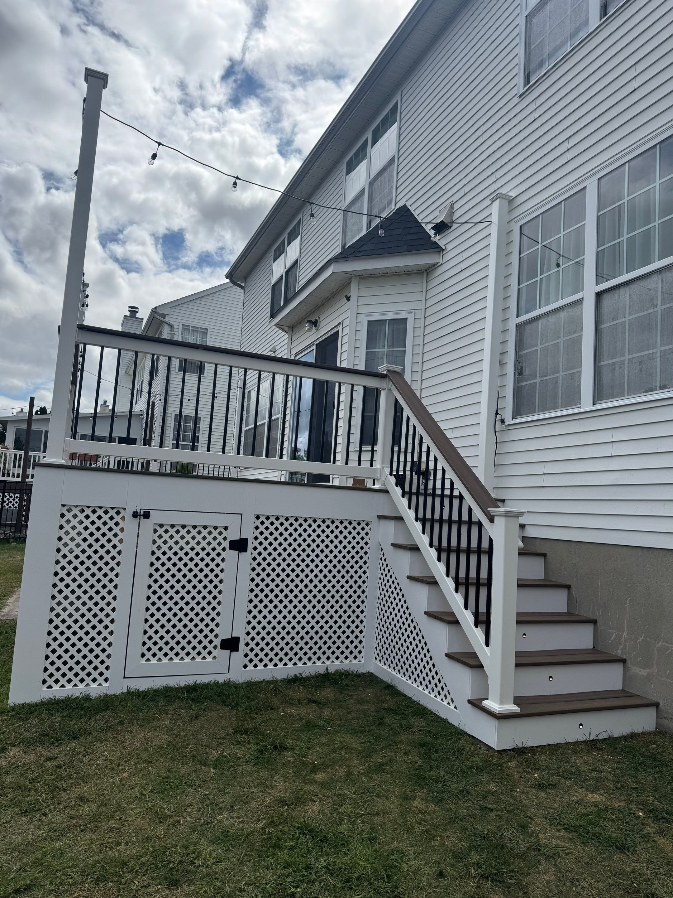 New Deck using Deckorators Venture - Color Sandbar by deck guardian