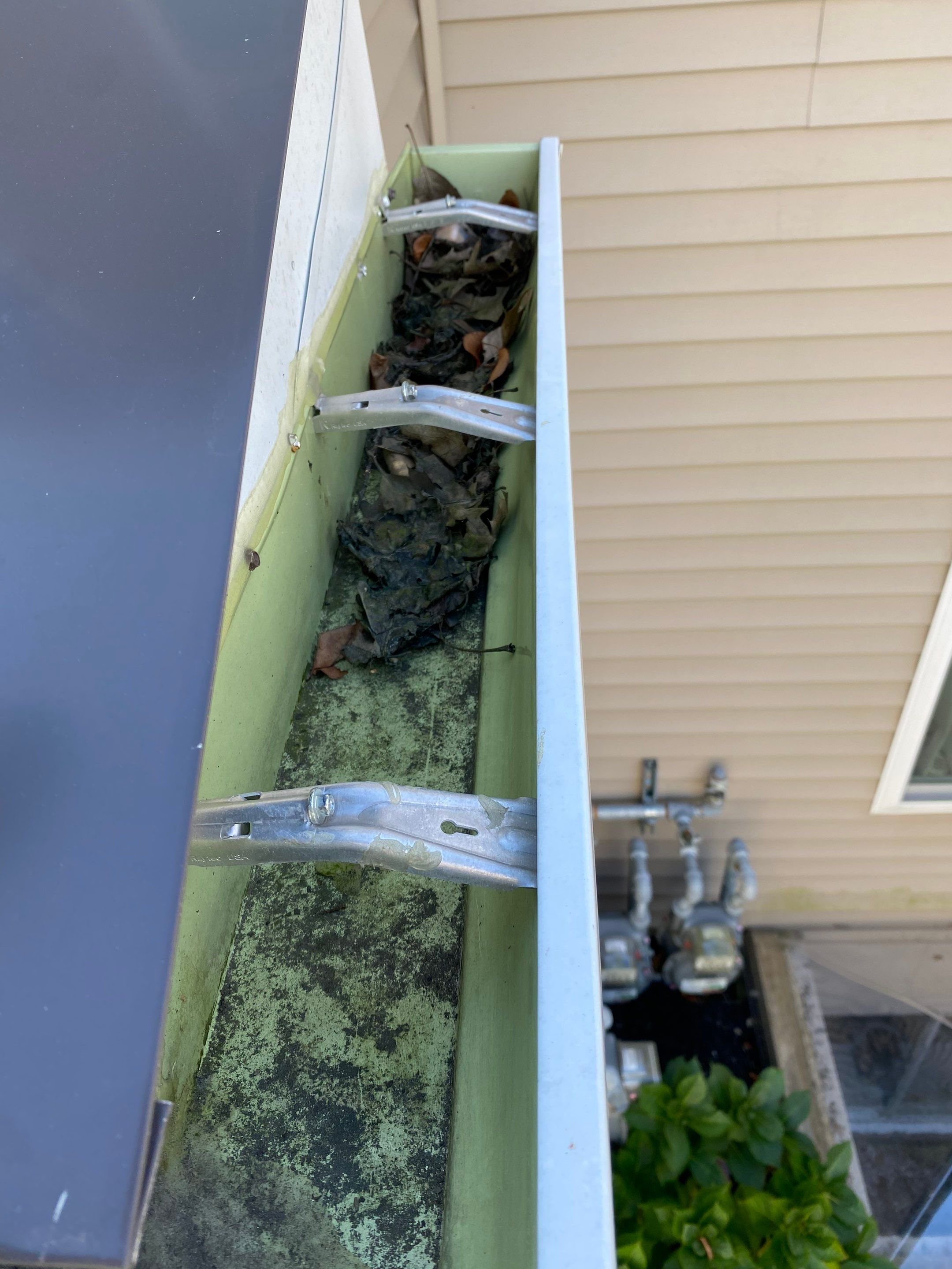 County Pointe Woods Condo Complex Gutter Cleaning by Above All Gutters 