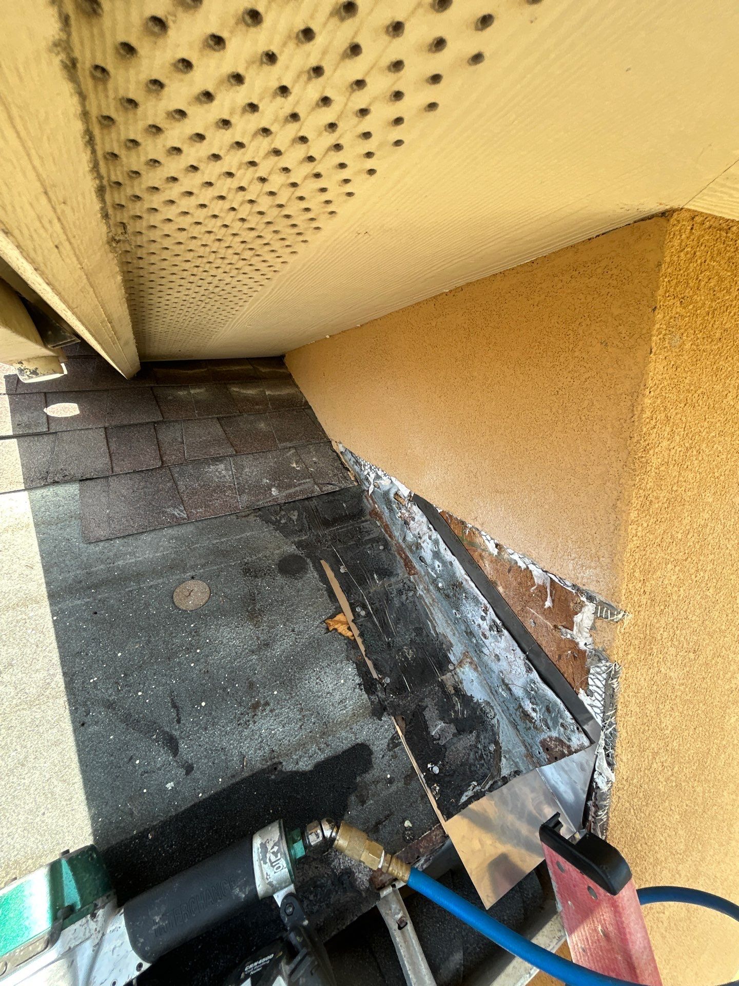 Stucco Problems in Paradise  by Bayfront Roofing and Construction