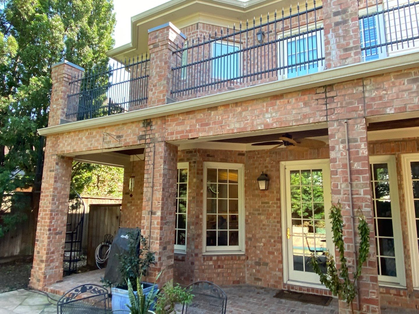 Balcony by Houston Roofing & Construction