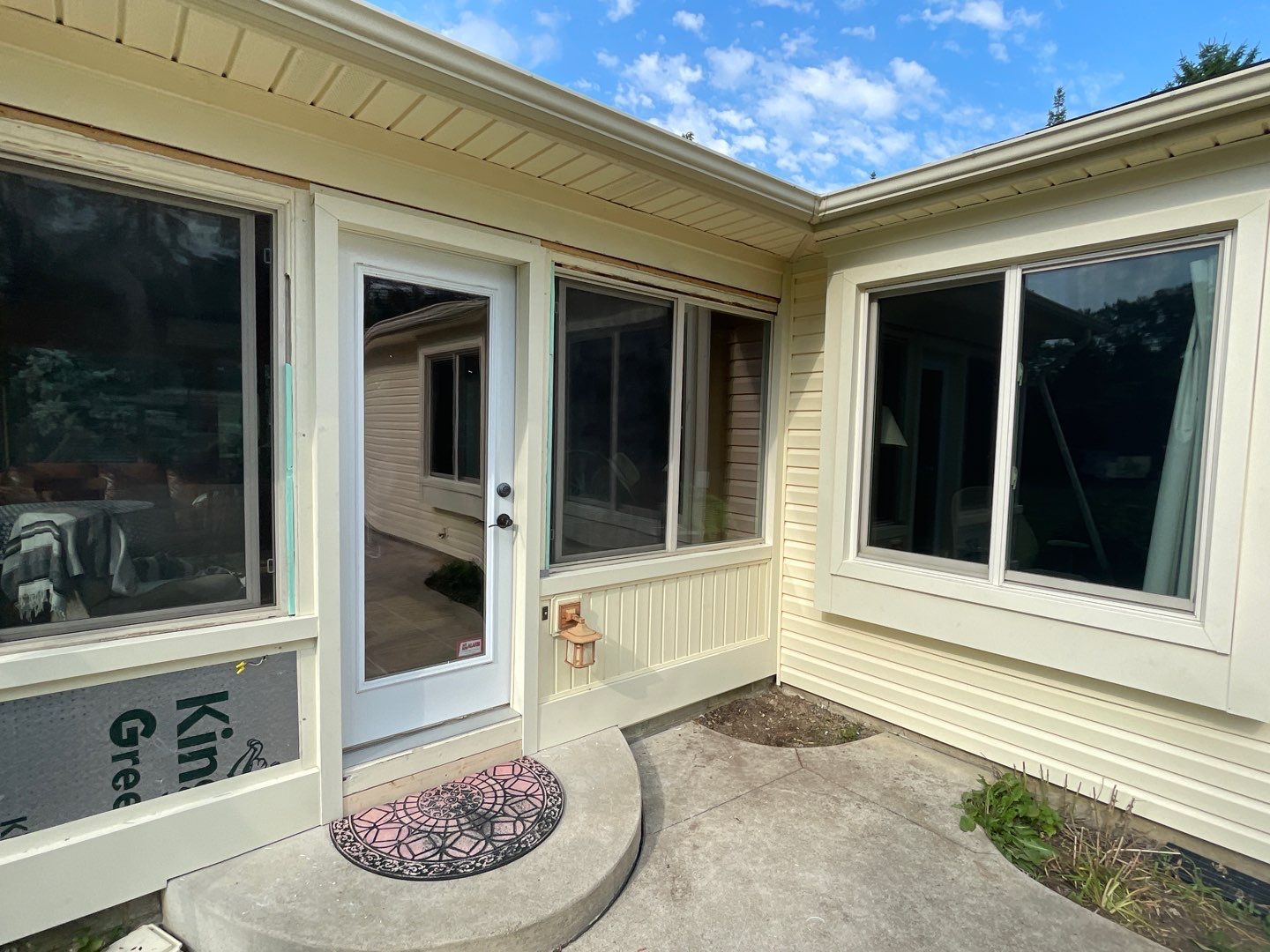Siding Replacement using CertainTeed Restoration Classic D5 by 180 Contractors