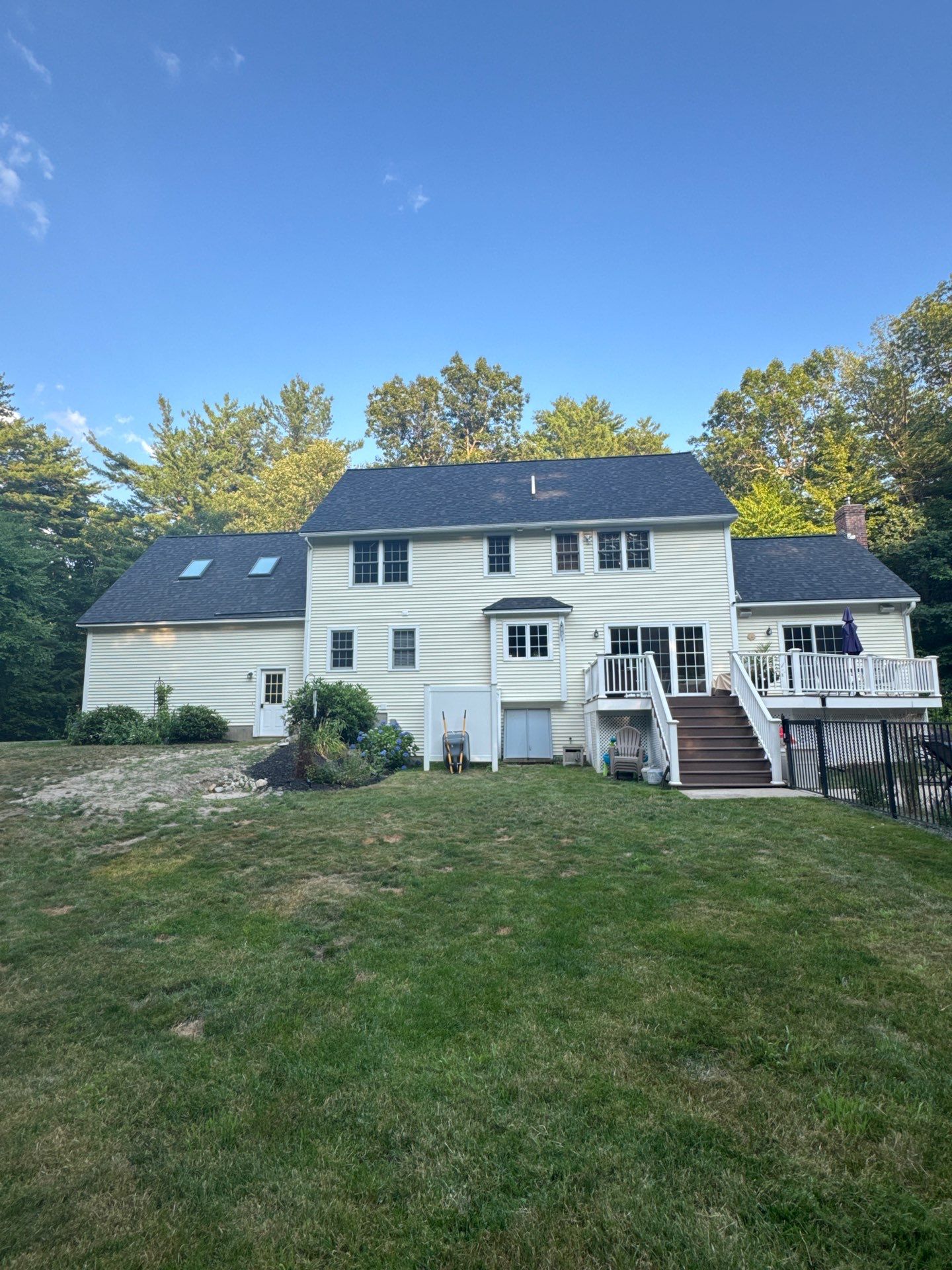Roof Replacement in Hollis, NH – Owens Corning Onyx Black by Compass exteriors