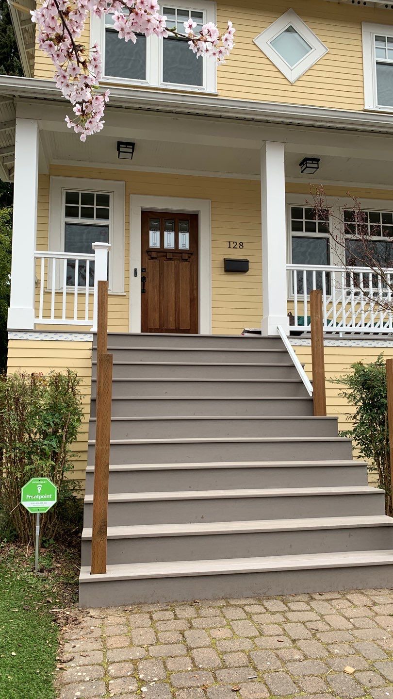 Greenlake Front Porch by Alki deck builders 