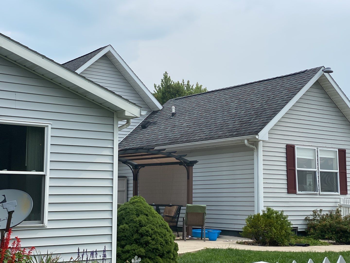 Residential Roofing Installation using Vic West Nothridge Slate by 4Ever Metal Roofing