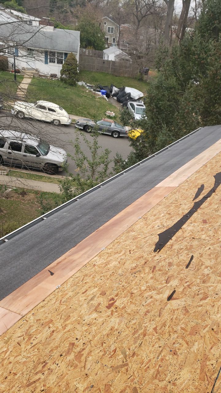 Arlington: CertainTeed Landmark Pro Designer Shingles in Max Def Georgetown Gray by RM Banning, Inc.