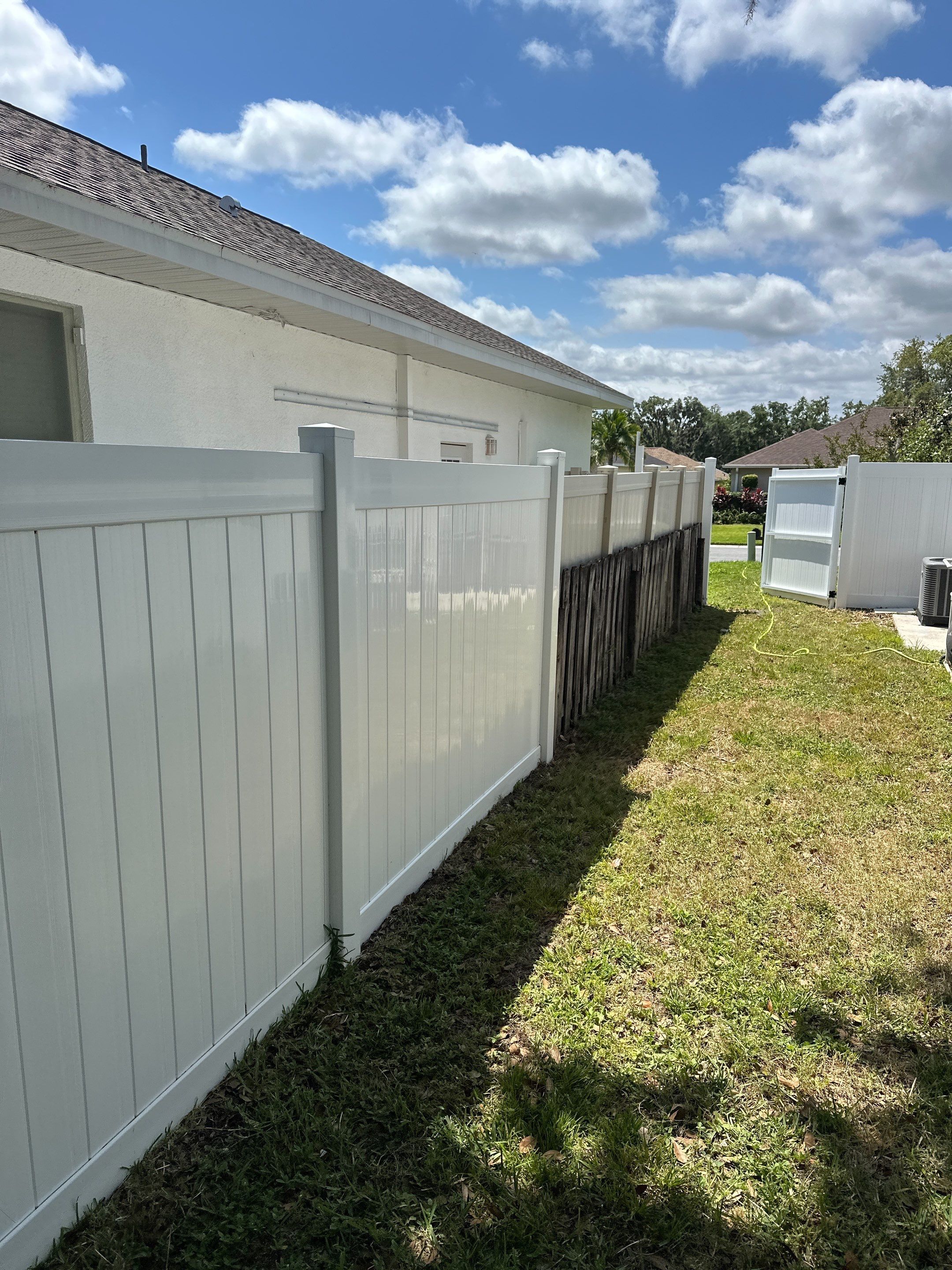 1-Story House Wash, Driveway, Patio/Lanai & Screen Enclosure Cleaning in Oakley Community, Ellenton, FL | Sunshine AquaWash by Sunshine AquaWash