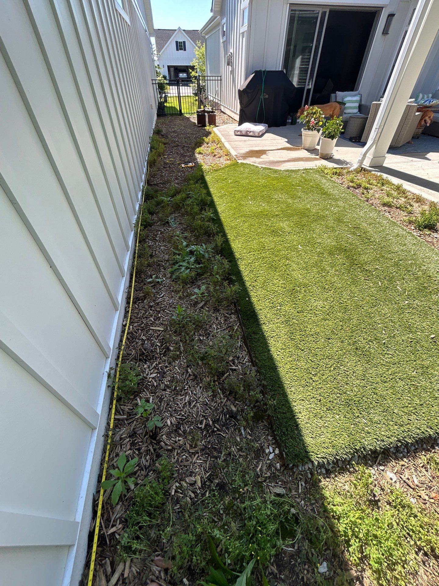 MI Development Homes Turf Side Yard in New Albany by Southwest Greens Midwest