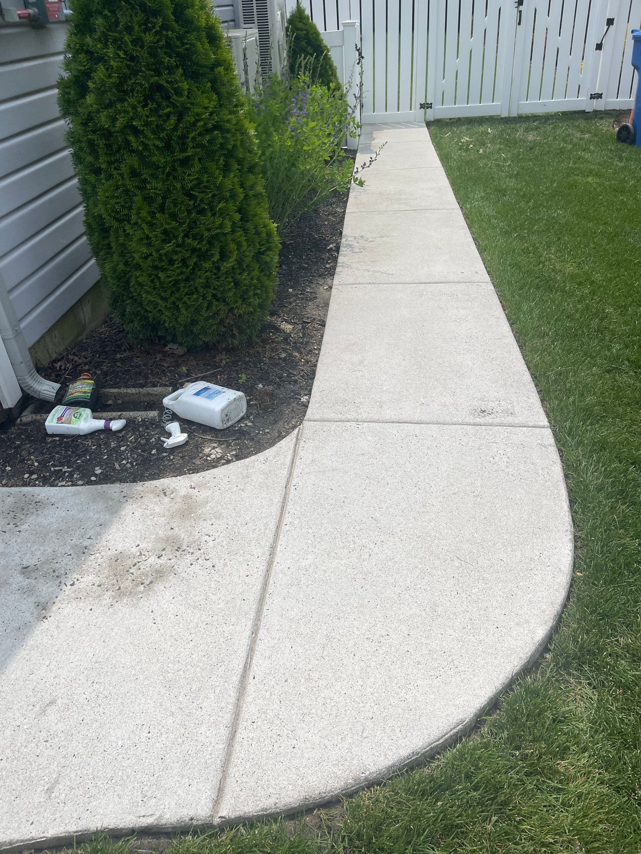 Concrete Cleaning by SJ Exterior