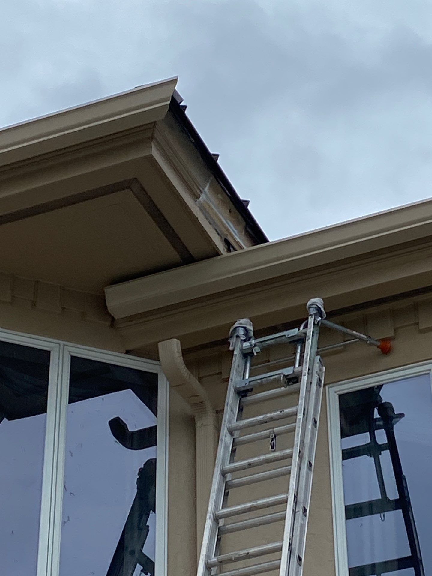 Seamless Gutters in Sarasota FL by Gutter Professors