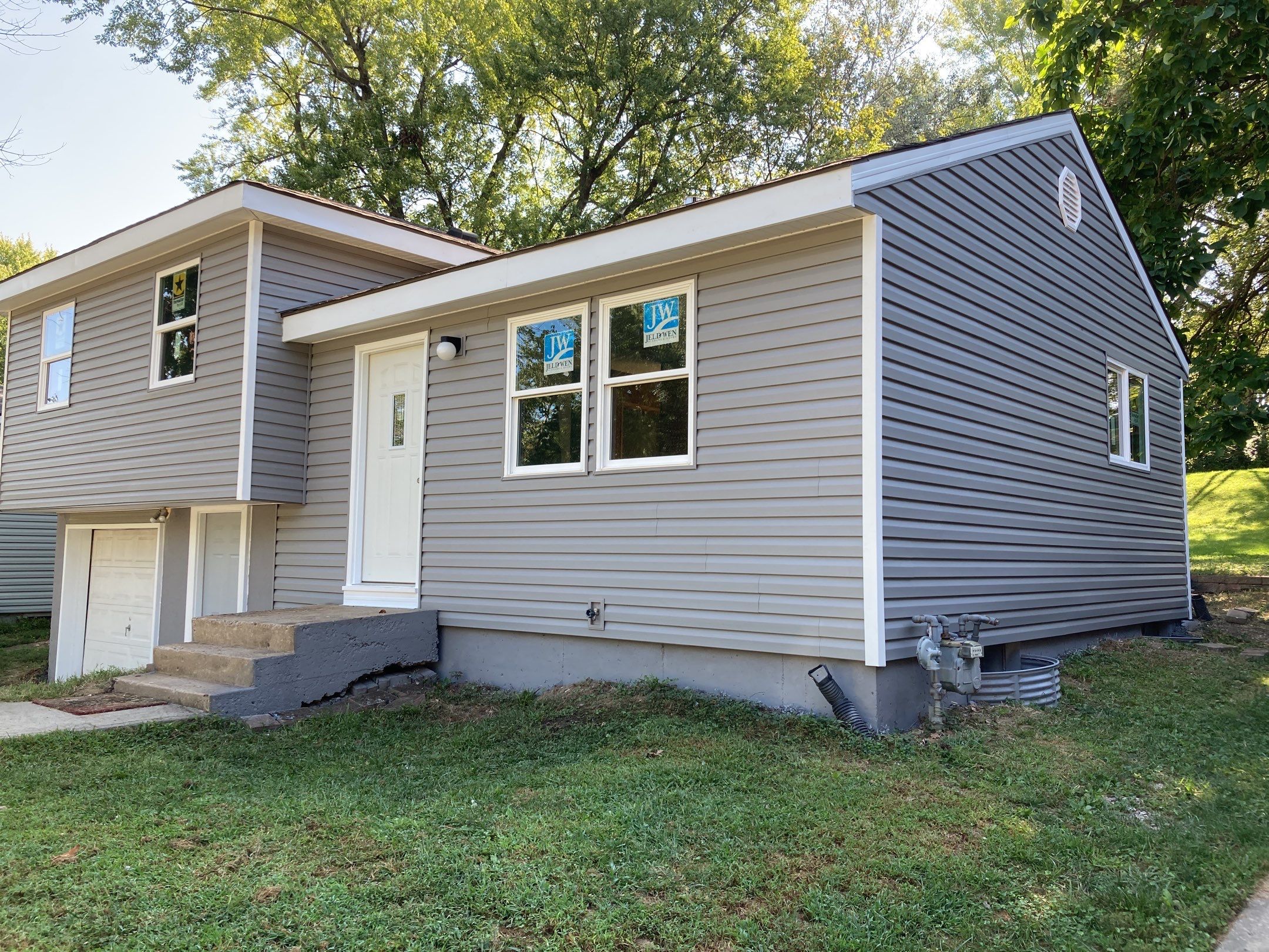 Siding Installation using Exterior Portfolio Vinyl Siding by EEC  Windows, Siding & Roofing 