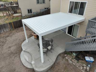 Aluminum Pergola using Progressive MagnaTrack Screens