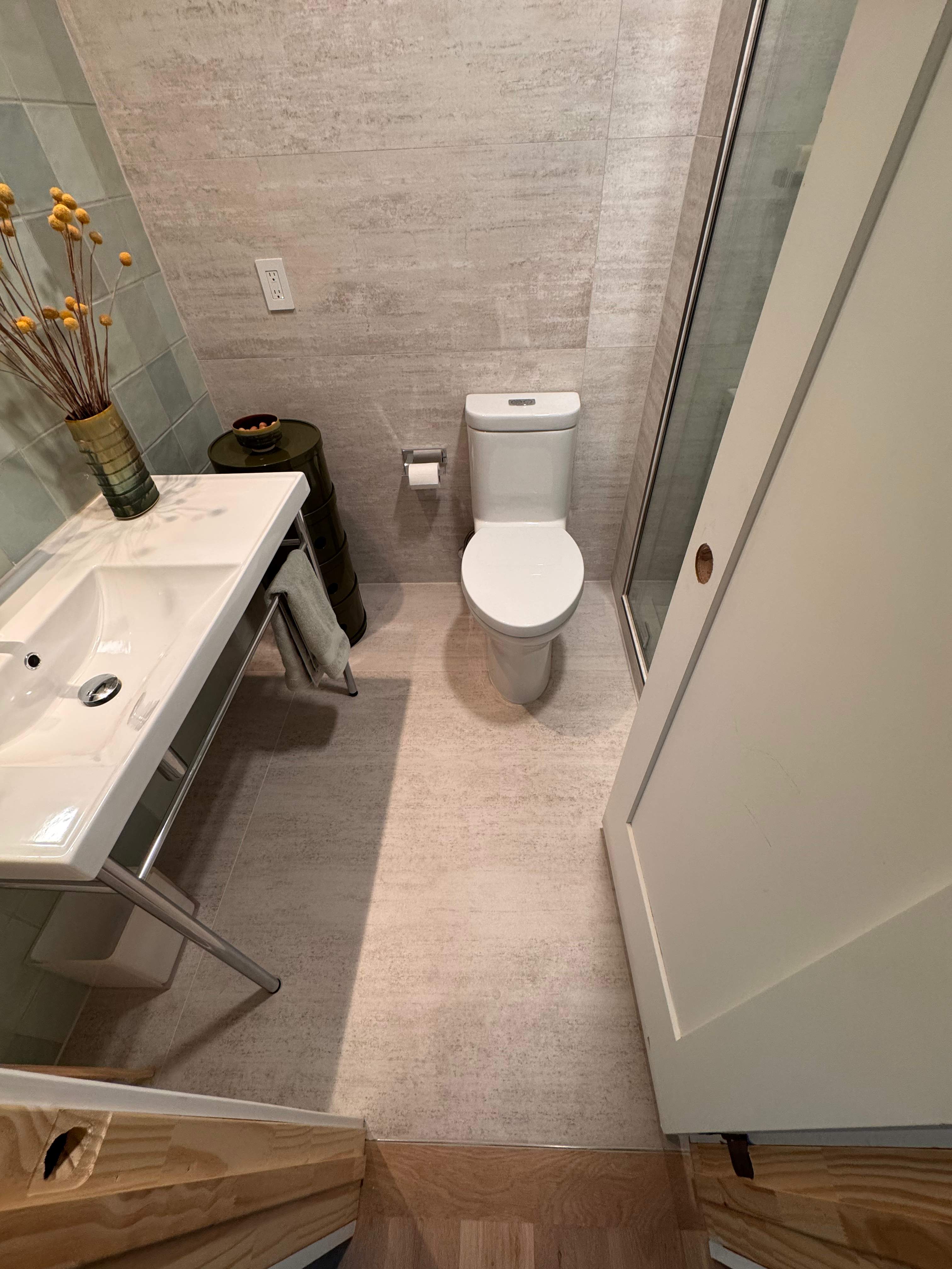 Two bathrooms renovation by Prudencio