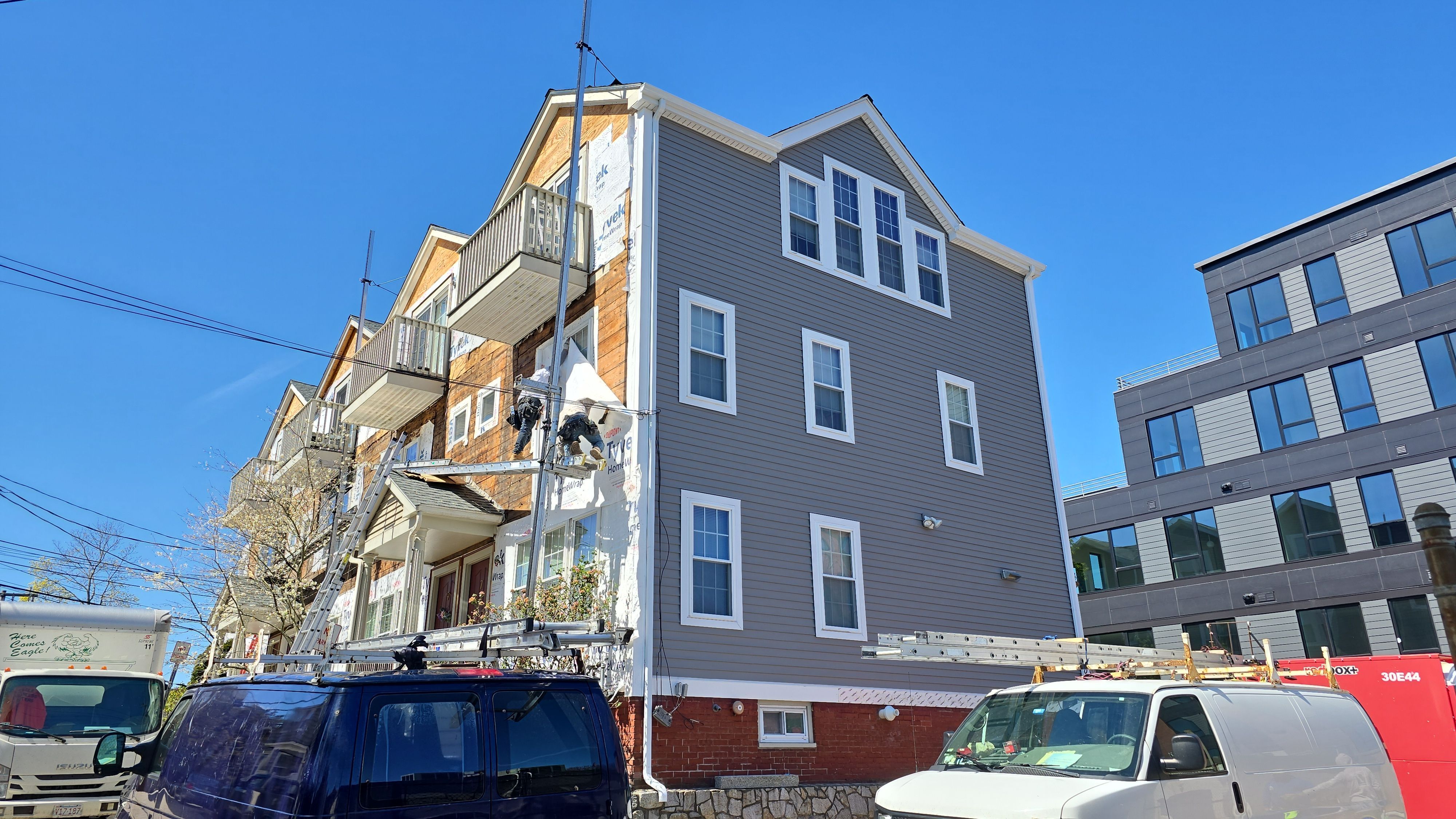 Vinyl siding and Entry Doors inn  Watertown, MA by UBrothers Construction