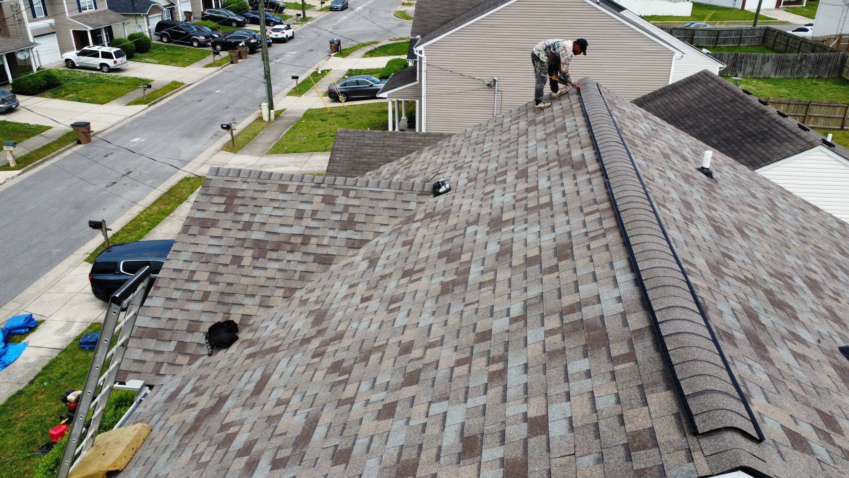 Residential Roofing Installation using Owens Corning TruDef Oakridge Roofing System by Undersun Roofing 