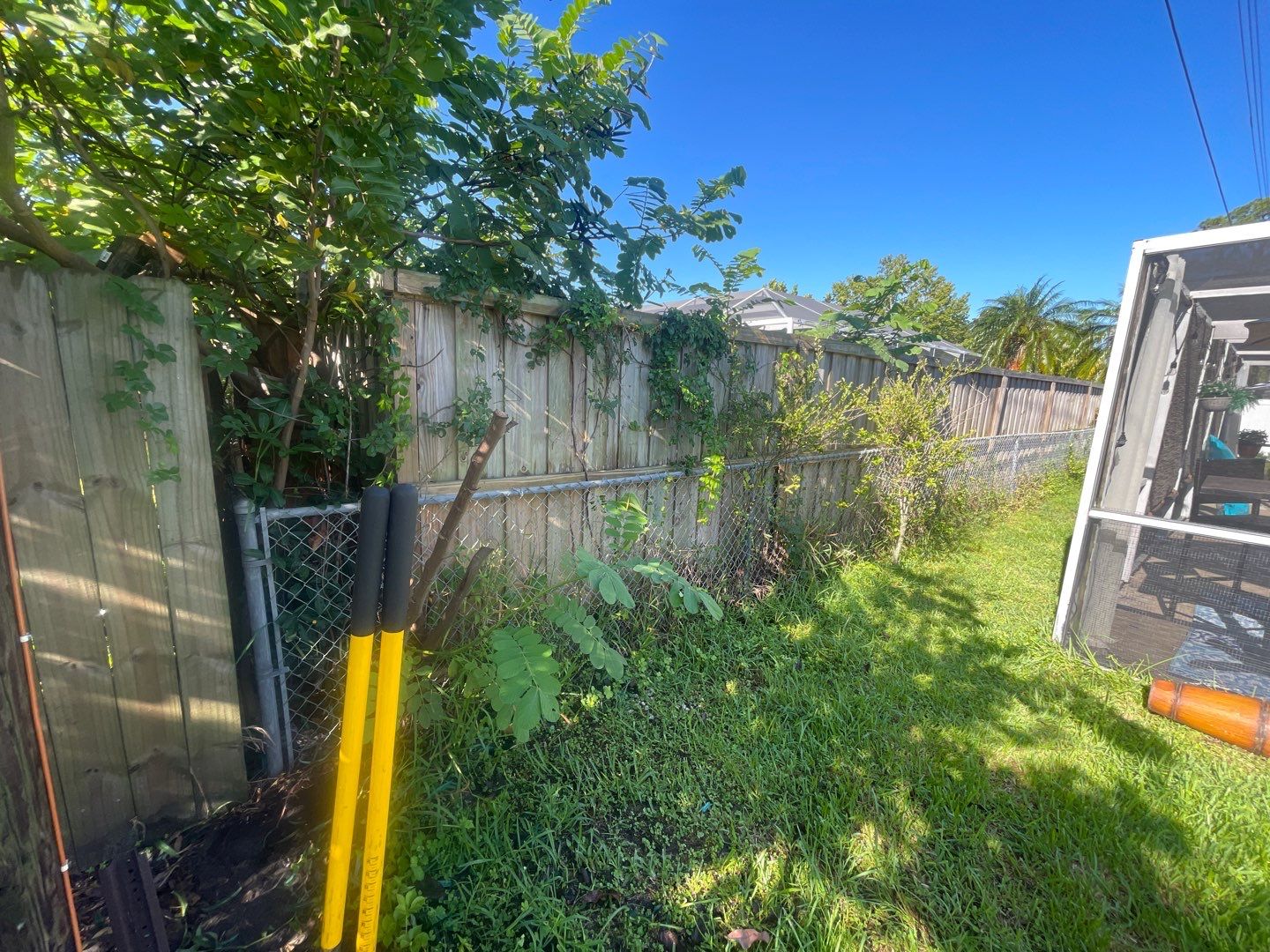 Sarasota, FL 6ft. Tall White Vinyl Privacy Fence  by Asap fence and gates, LLC