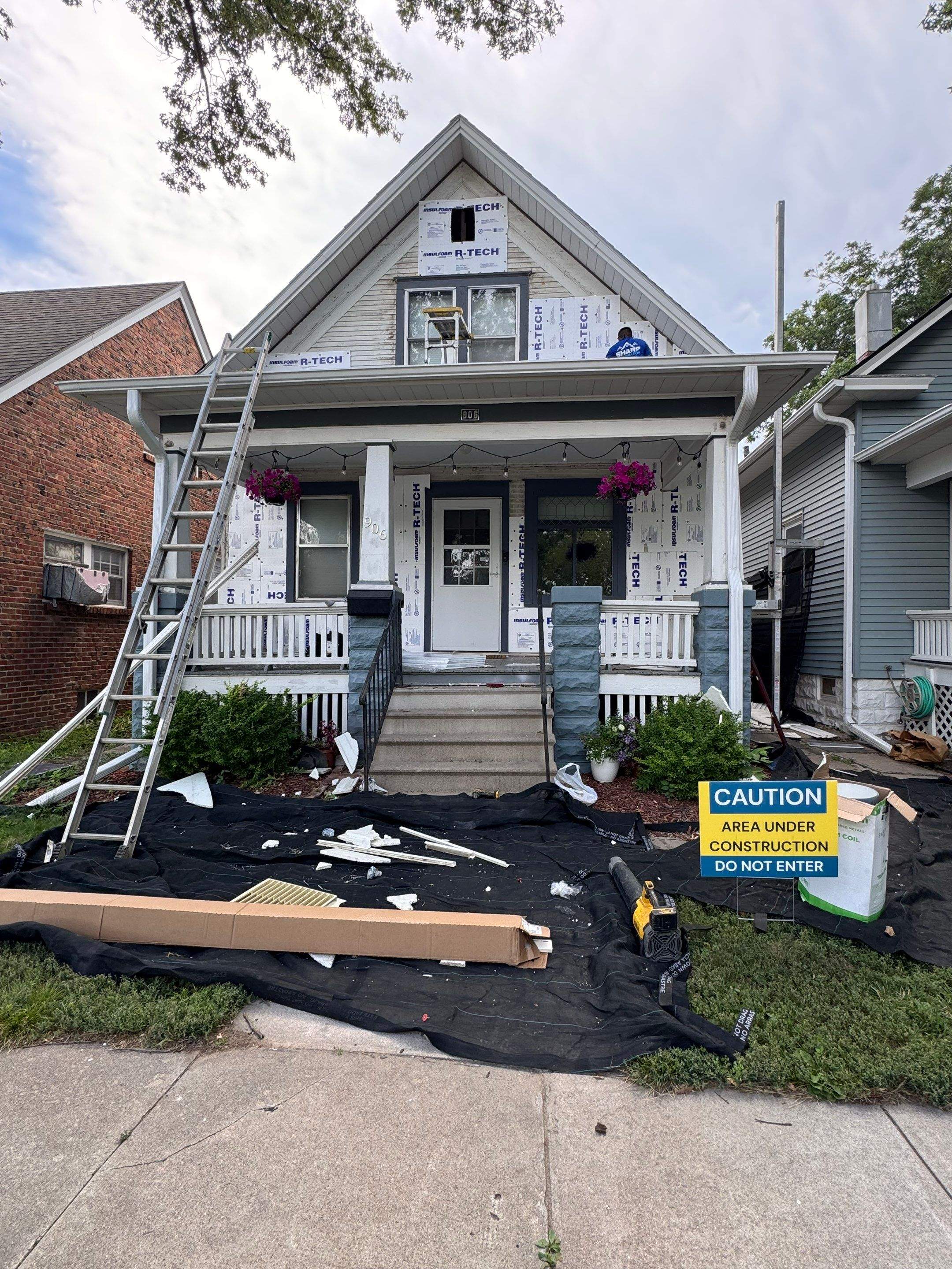 Vinyl Siding Replacement and Exterior Upgrades in Midtown by Hansen Projects