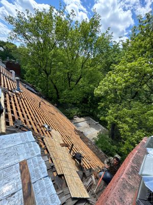 CertainTeed Presidential Shake Roof Replacement on Liberty Colonial Home