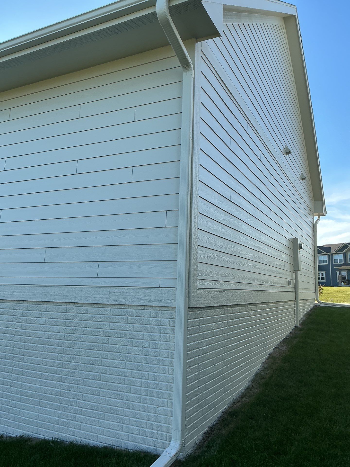 res ext repaint by Midwest Paint LLC
