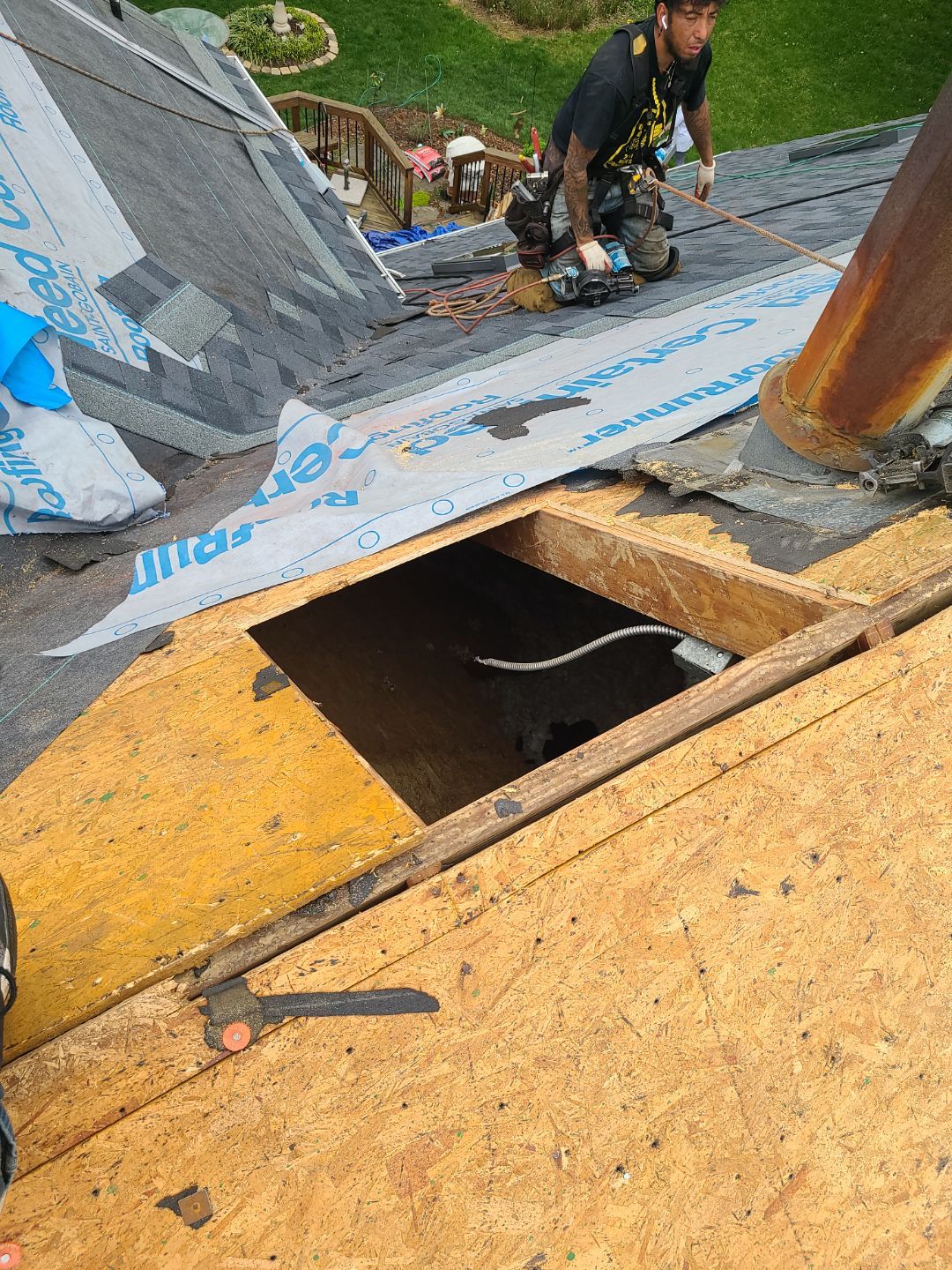 Vienna: CertainTeed Landmark Pro Designer Shingles in Max Def Moire Black by RM Banning, Inc.