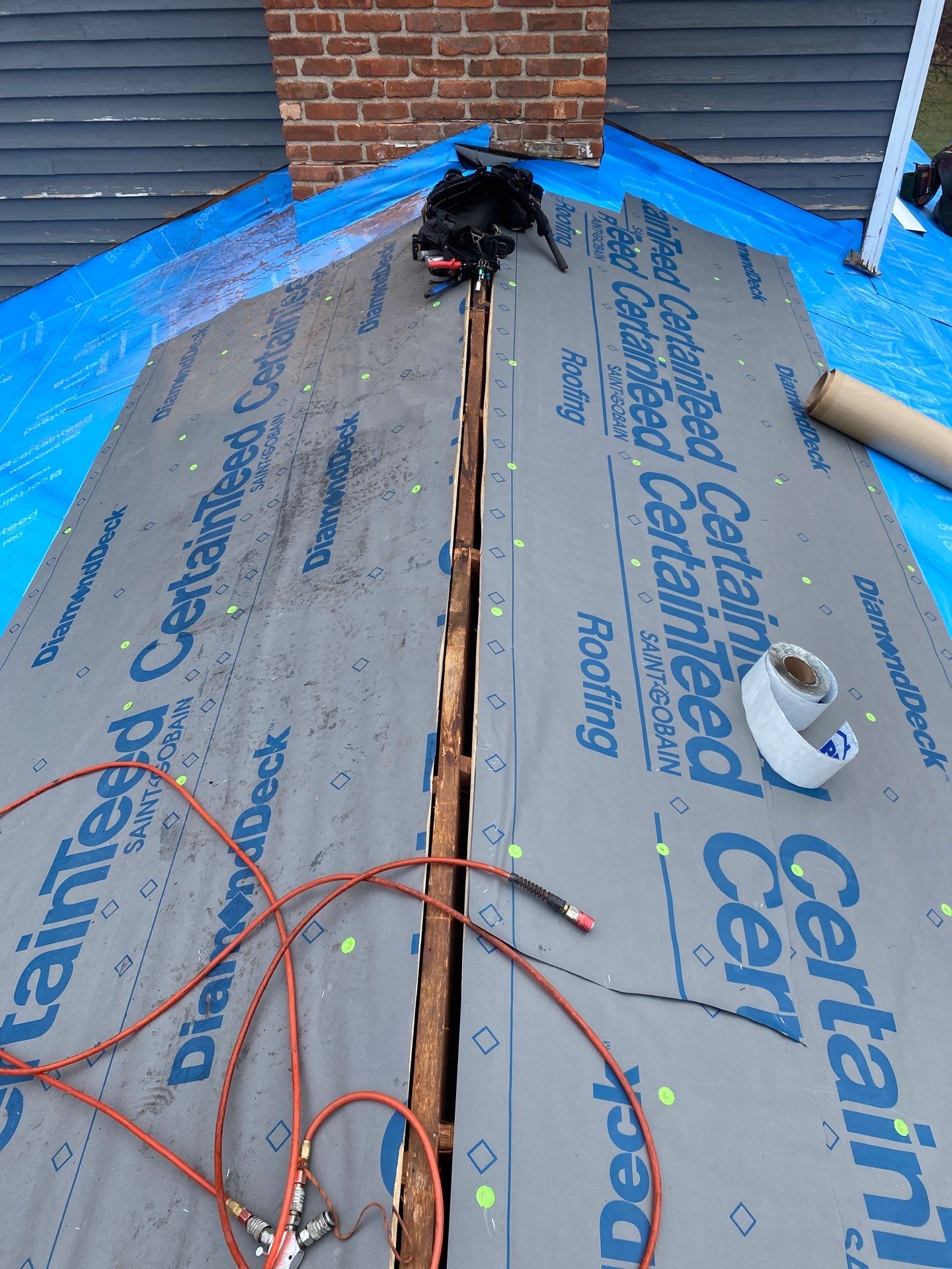 DiGiorgi installs beautiful new roof in New Milford, CT by DiGiorgi Roofing and Siding Inc