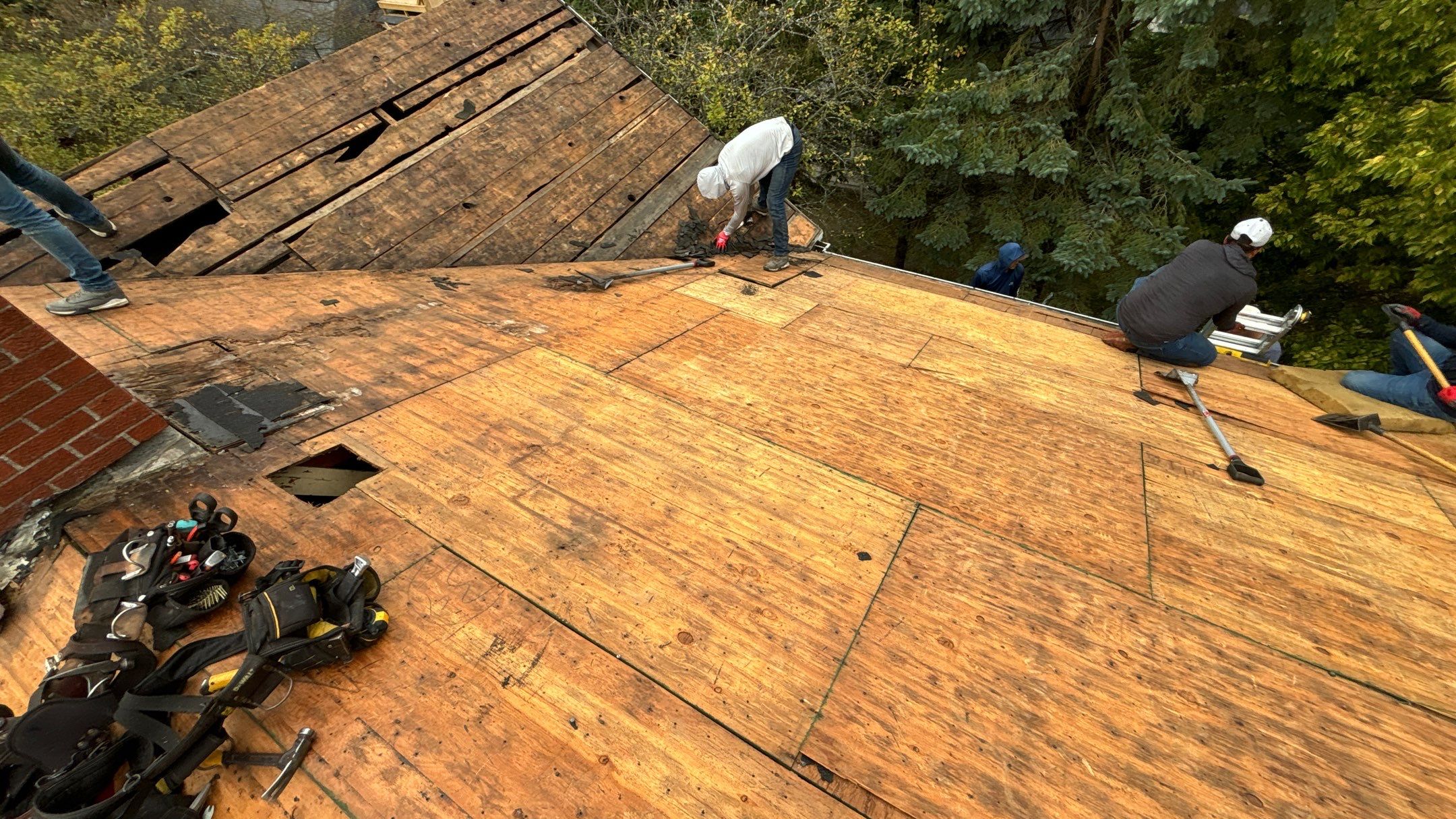 Roof Replacement using CertainTeed Northgate by 180 Contractors