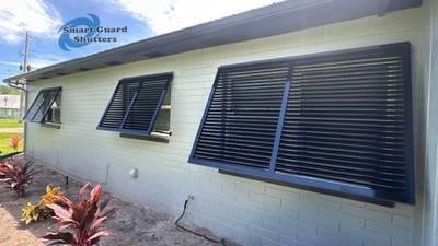 Decorative Bahamas in Jet Black