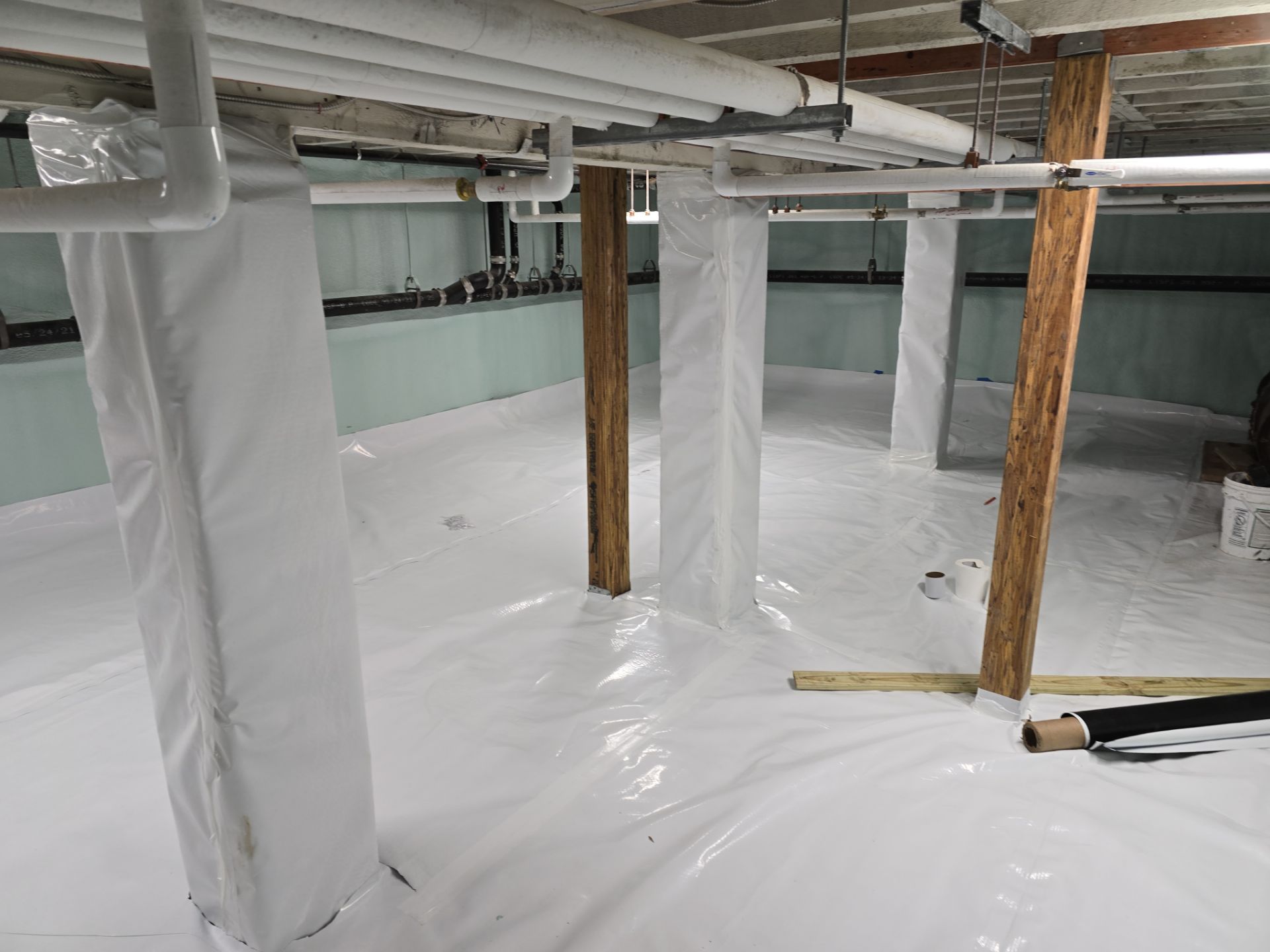 Crawl Space Encapsulation using Closed Cell Spray Foam by NYS Foam & Energy
