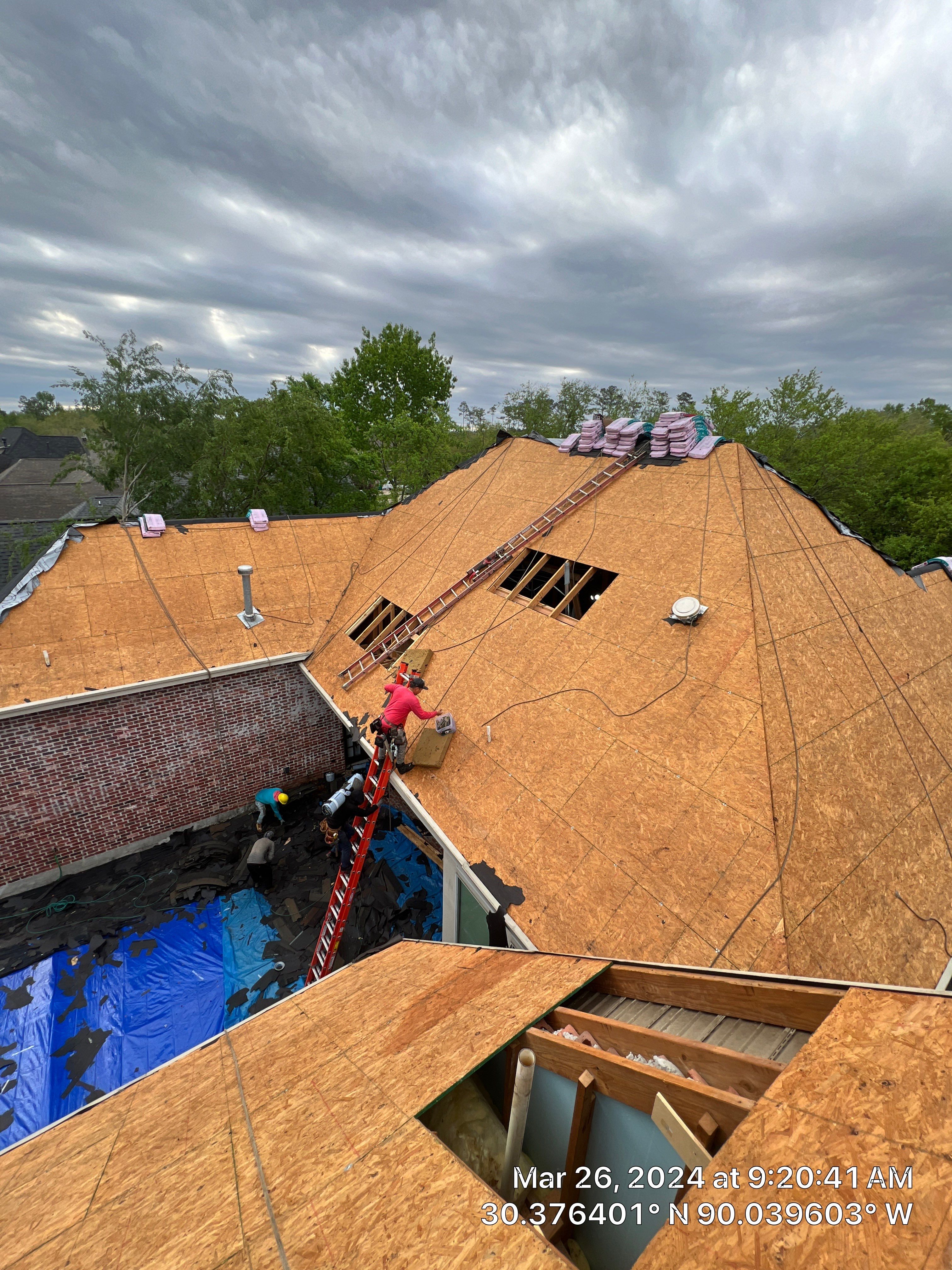 IBHS Fortified Residential Roofing Installation using Owens Corning TruDefinition Duration Onyx Black Laminated Architectural Roof Shingles by Bergens Roofing