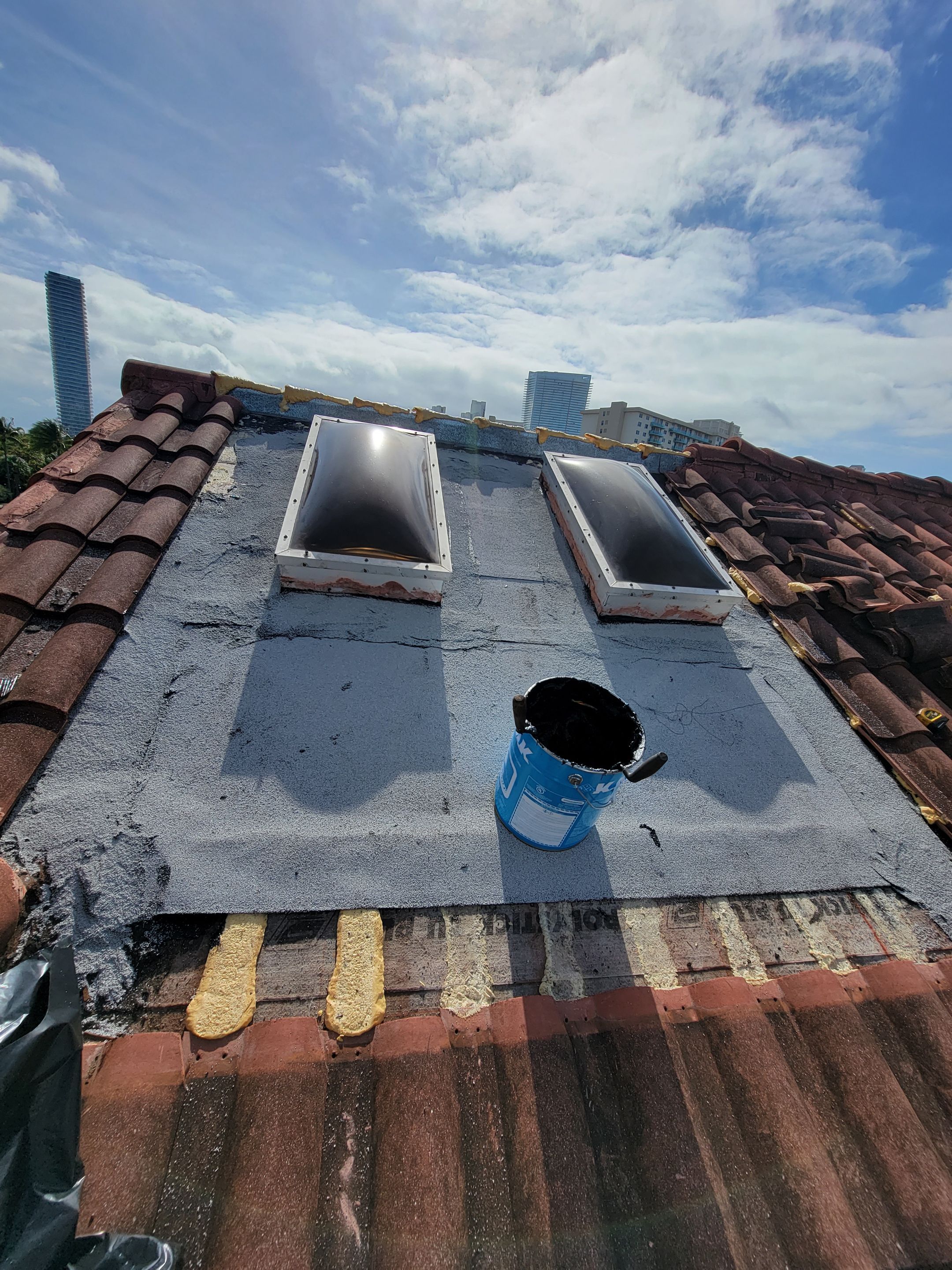 NE 37th Ave, Aventura, FL by G&J Roofing 