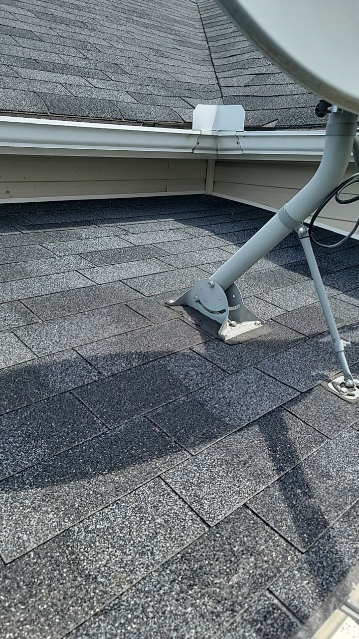 Brand: Atlas Pinnacle Color: Pristine Scotchgarde Copper Canyon Drip: White by Eagle Eye Roofing