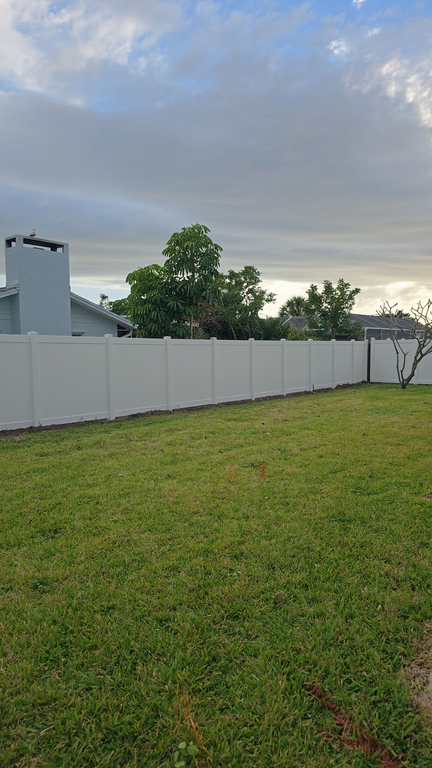 Vinyl Fence Install in Bradenton by True Fence LLC