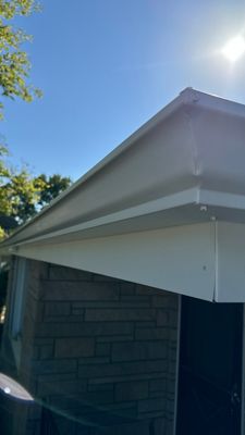 Turtle Shell gutter protection installation in Morris, IL 60450, photograph 41