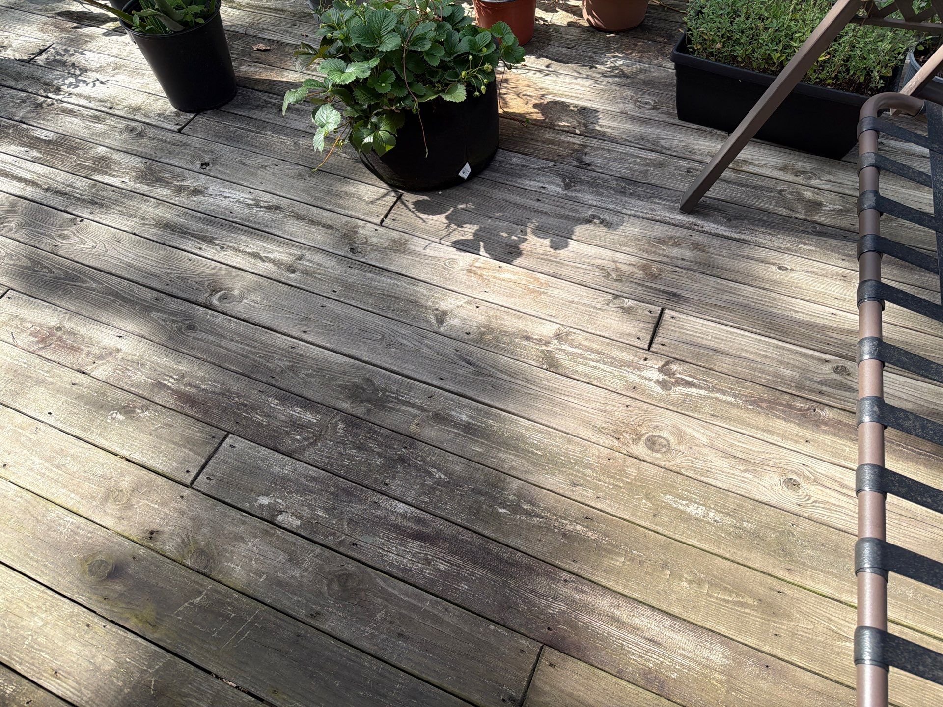 Deck using Wood Sealant by DuraSeal