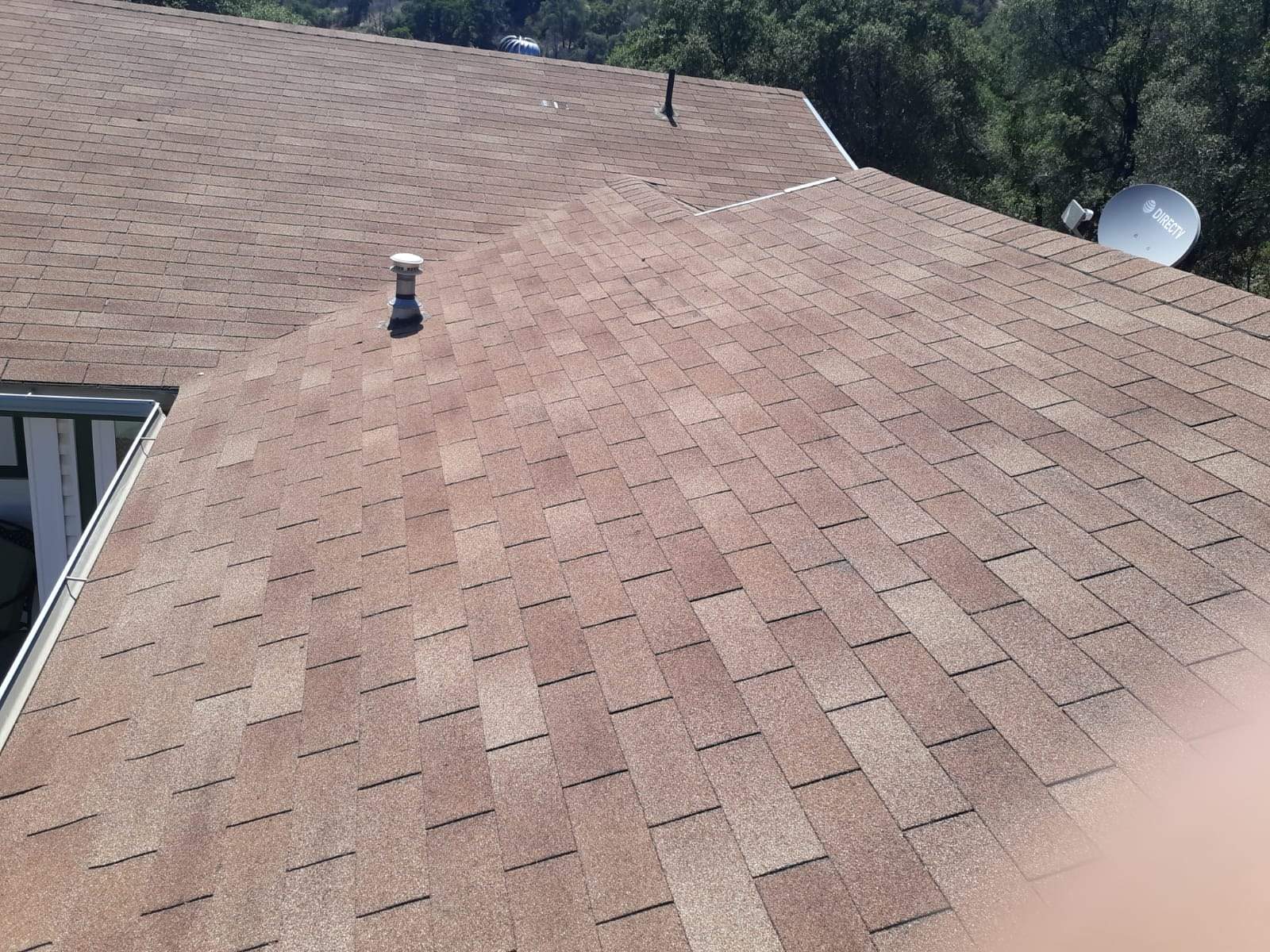 Metal roofing installation using Standing seam metal roofing system by Straight Edge Roofing Inc