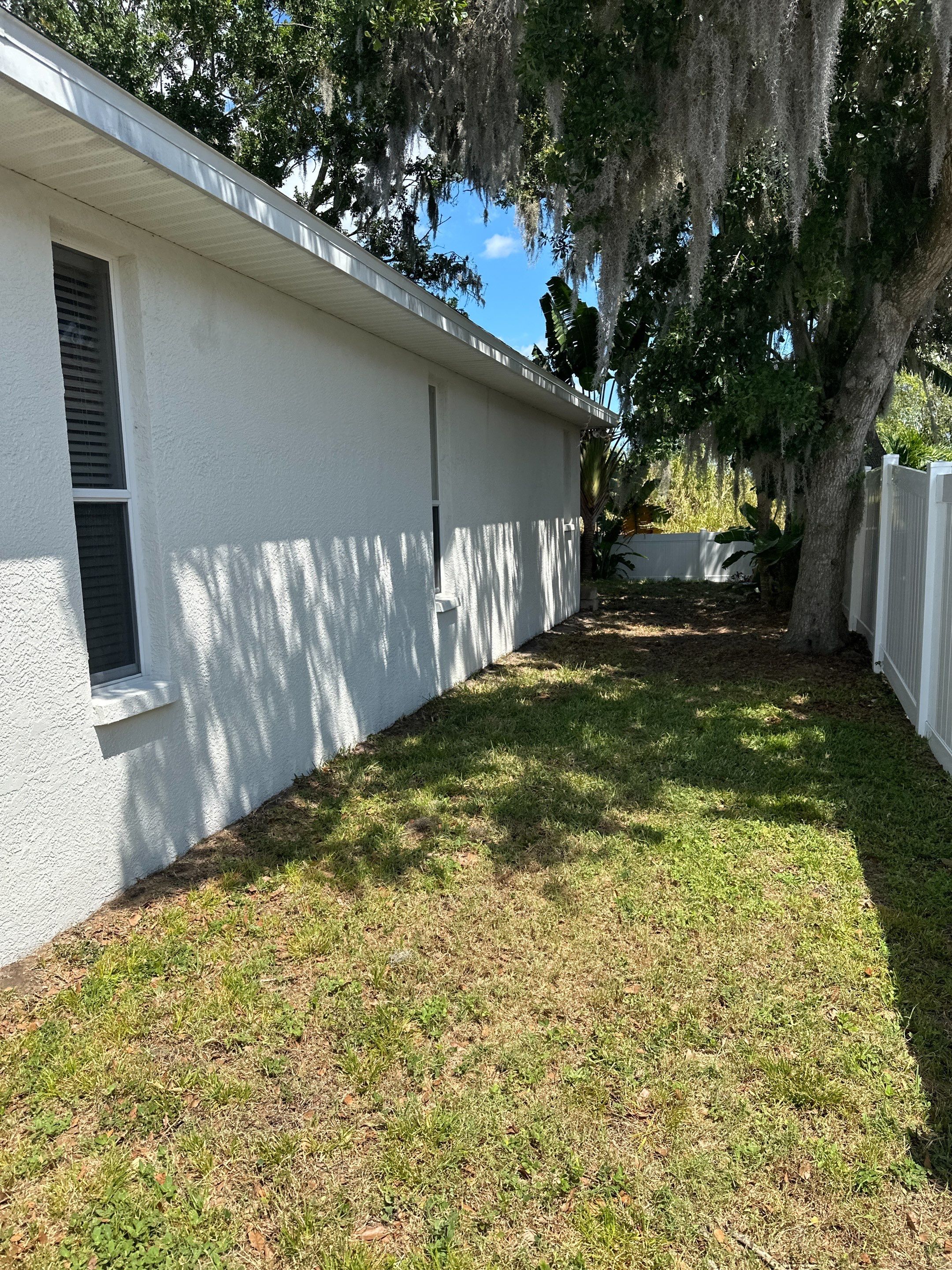 1-Story House Wash, Driveway, Patio/Lanai & Screen Enclosure Cleaning in Oakley Community, Ellenton, FL | Sunshine AquaWash by Sunshine AquaWash