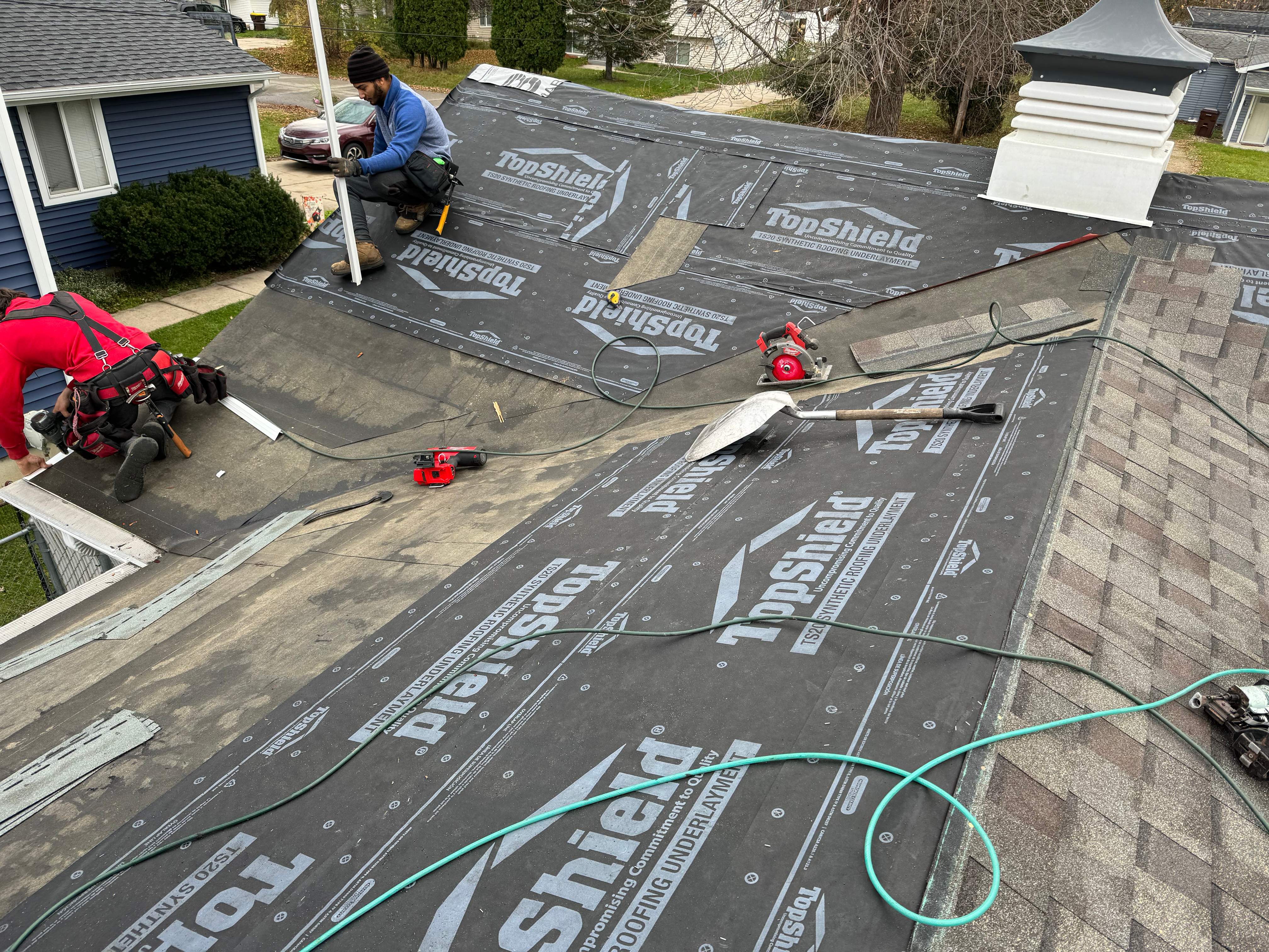 Residential Roofing Installation using Certainteed Landmark ClimateFlex. by GRACCO