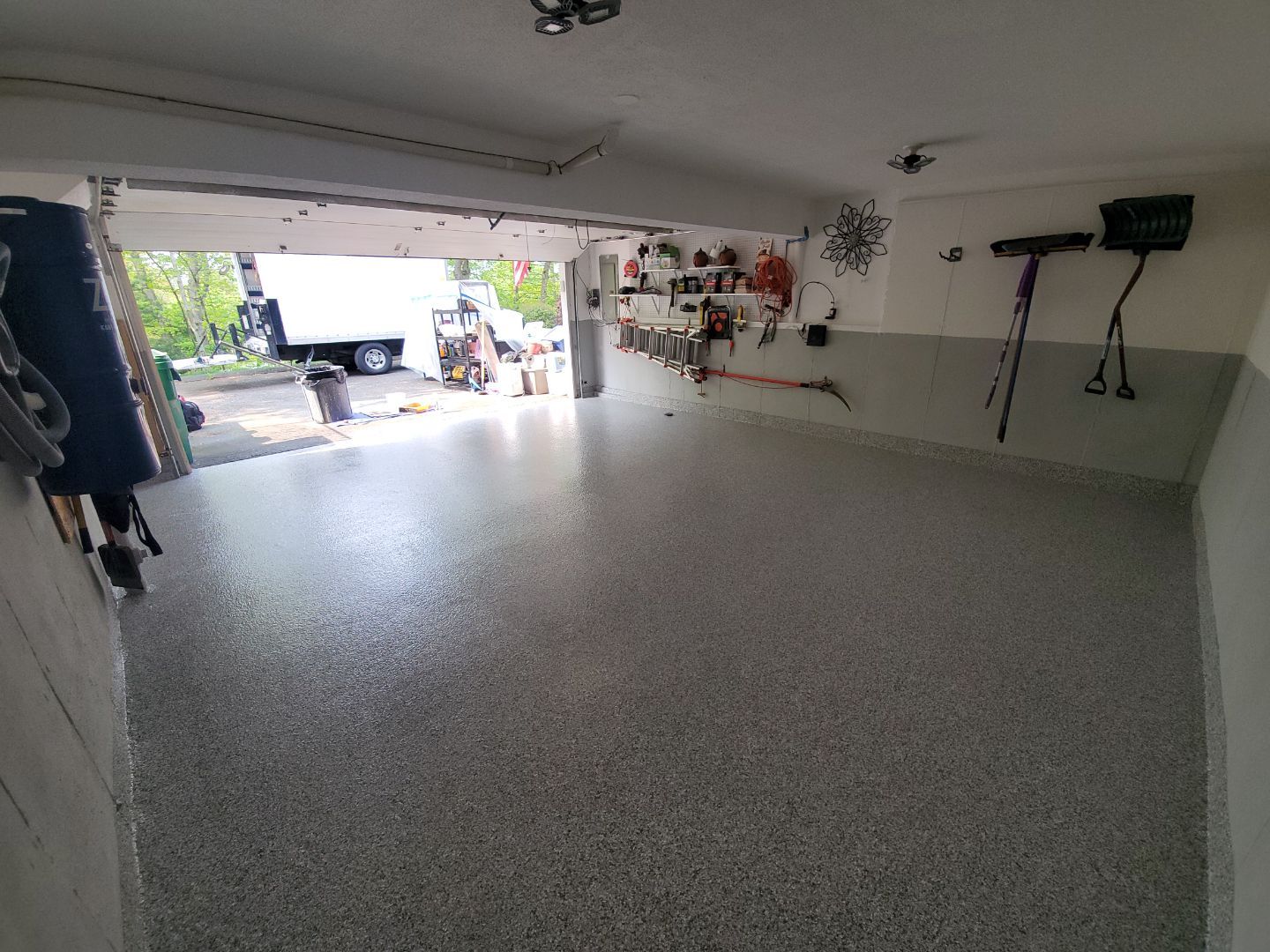 Garage in Chicopee, MA 01013 by Symphony Concrete Coatings