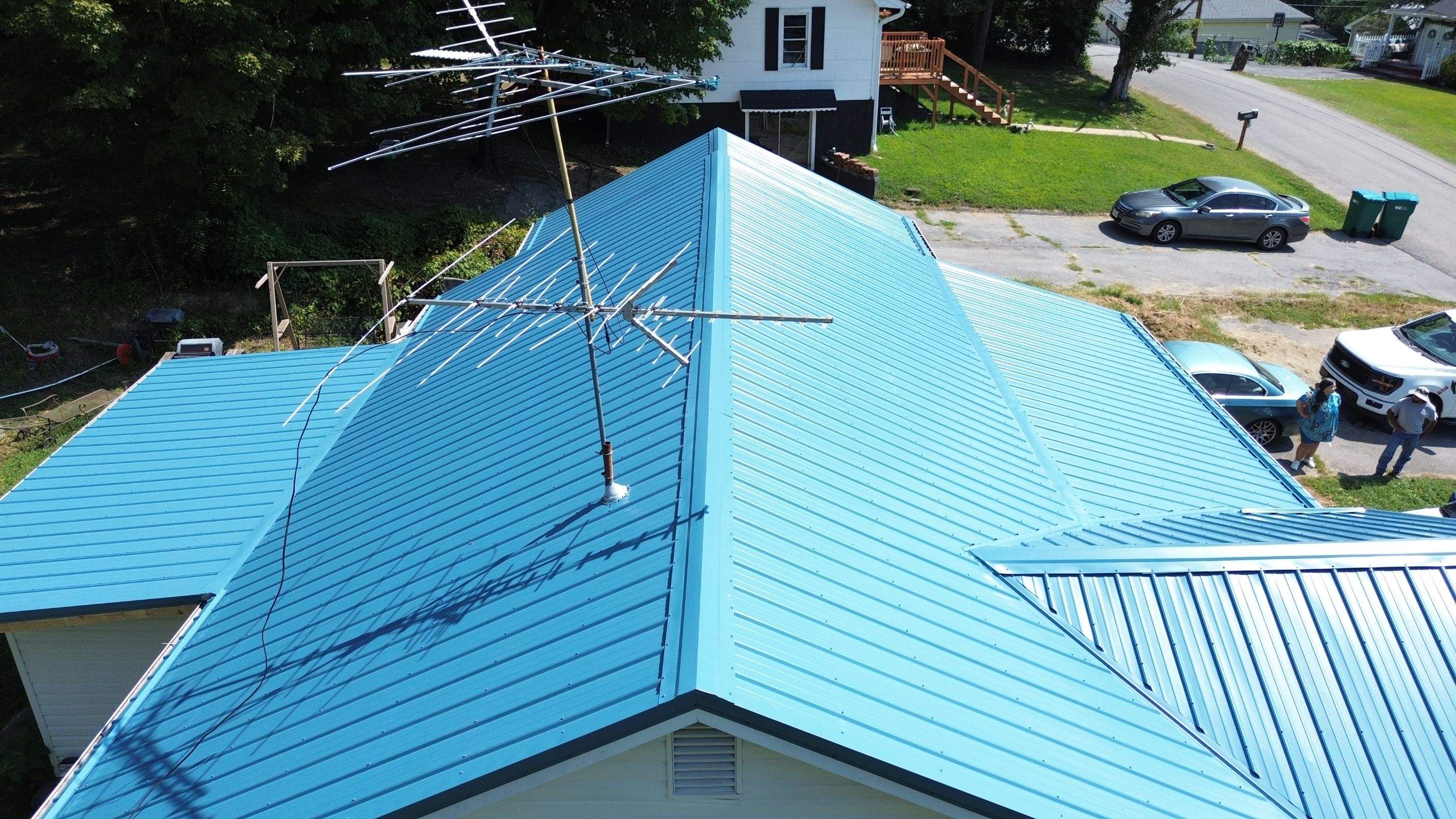 Vichare Residence by Omnia Roofing