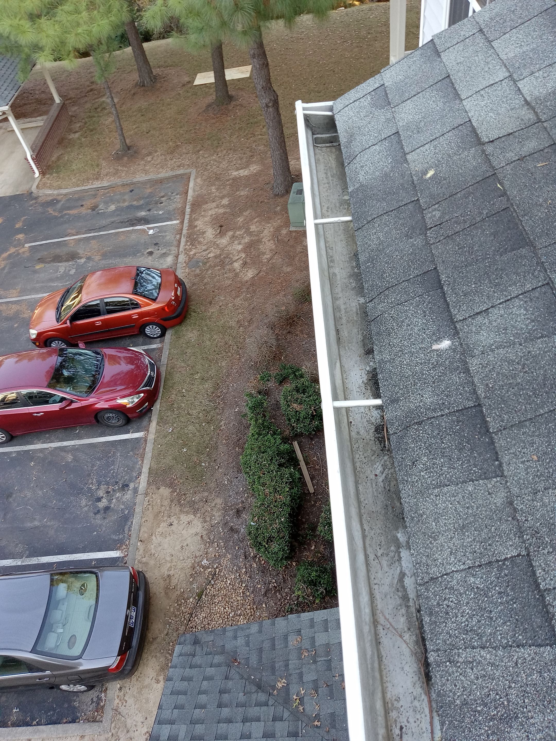 HOA gutter cleaning after photo.