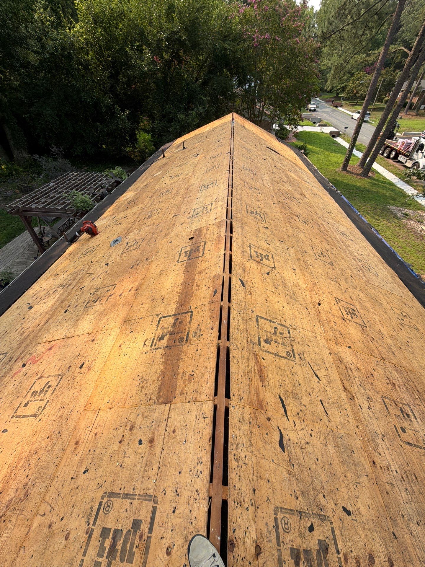 Asphalt Shingle Roof Replacement and Gutter Installation in Richmond by Cade Construction