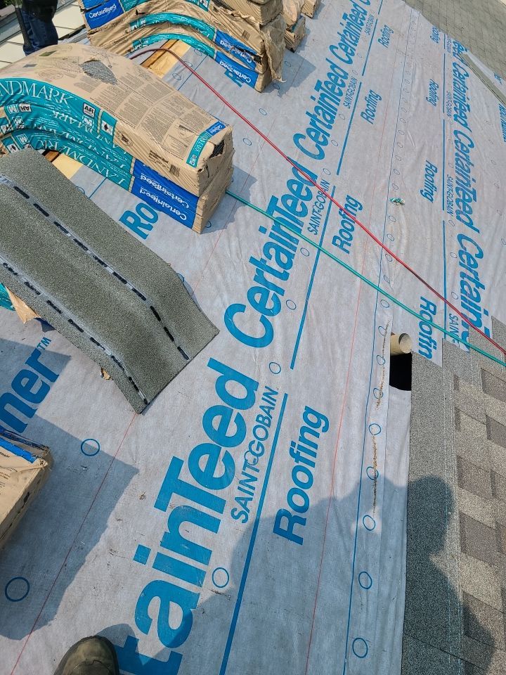 Alexandria - Certainteed Landmark Weathered Wood Shingles by RM Banning, Inc.